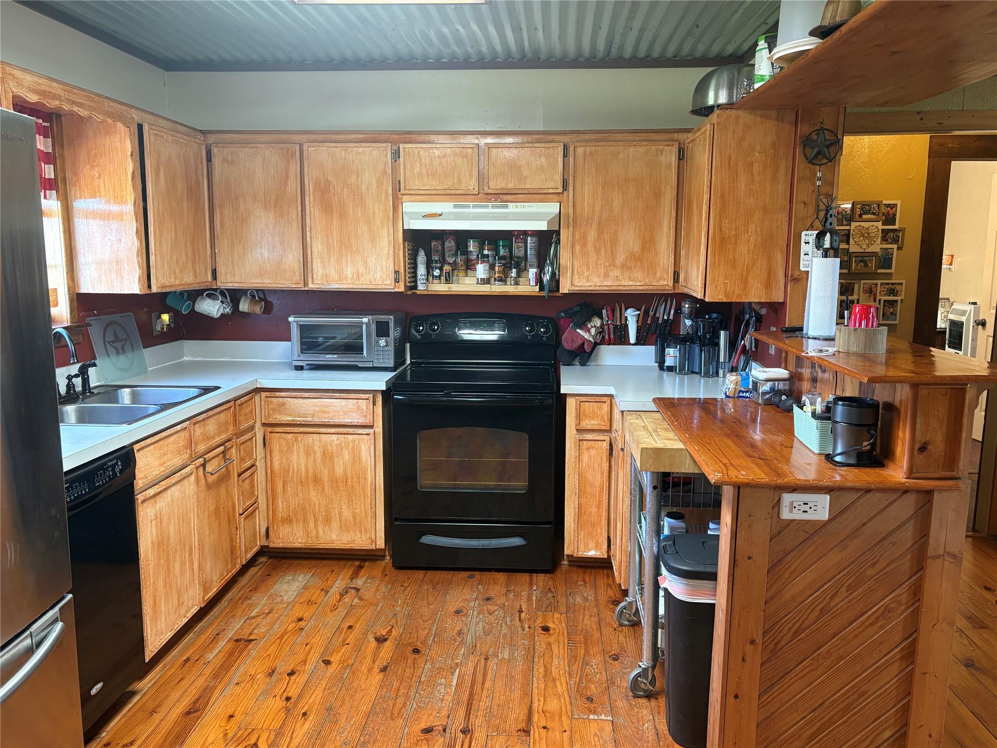 main property photo 23