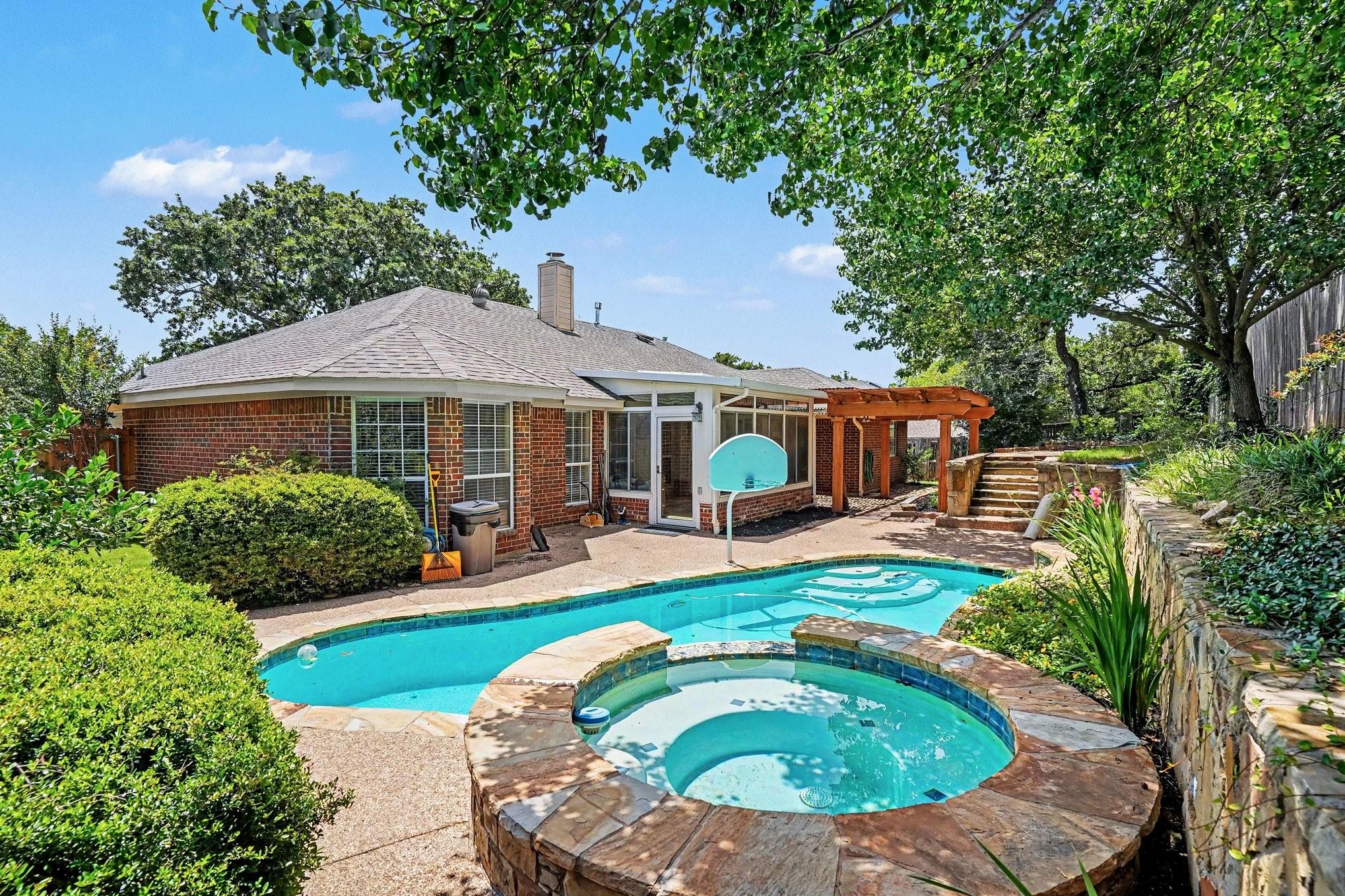 main property photo 27