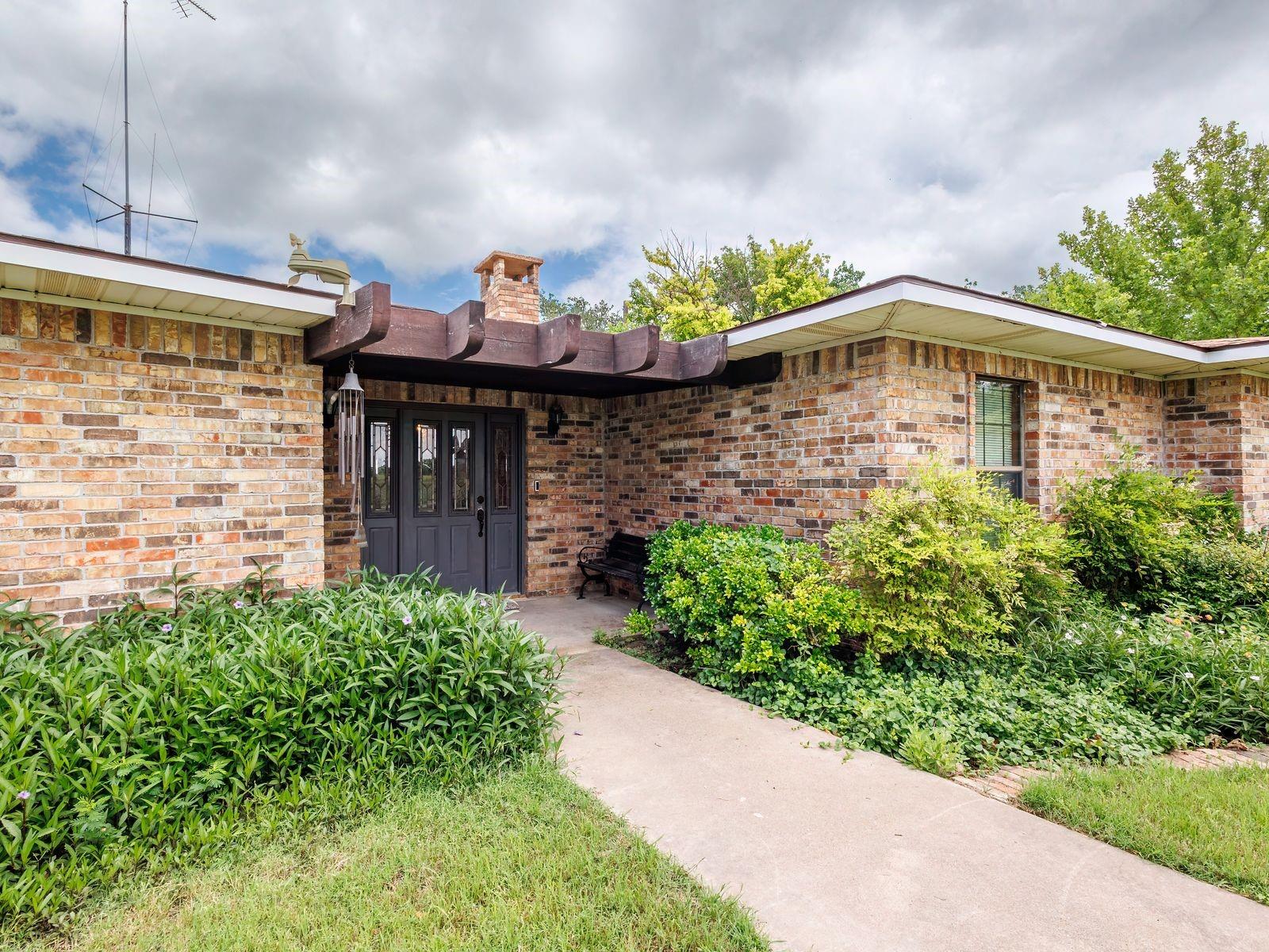 main property photo 11