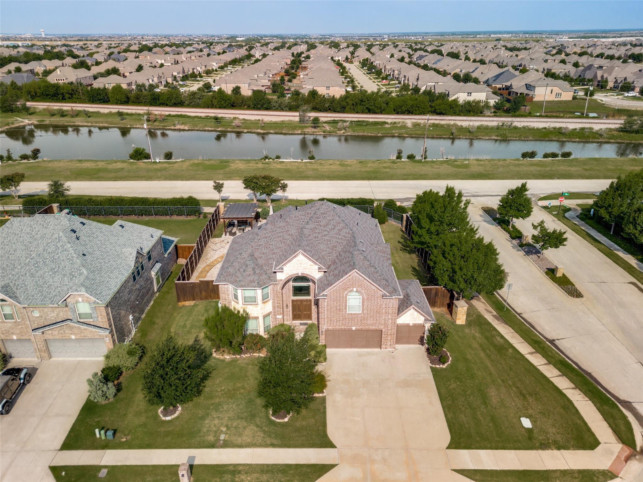 main property photo 26
