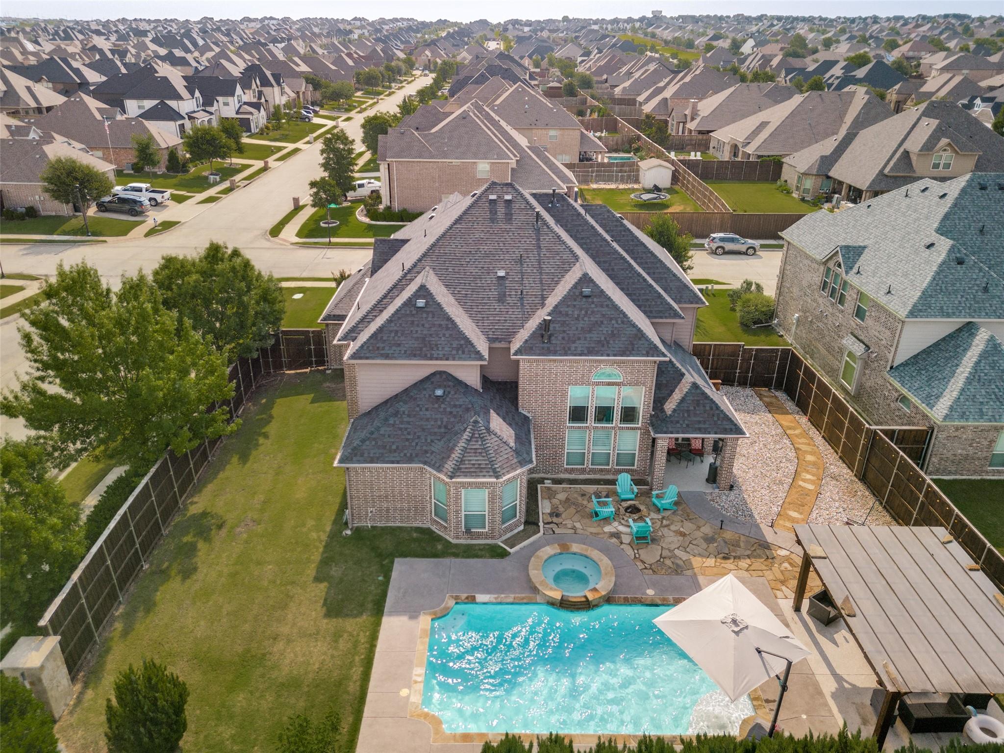 main property photo 28