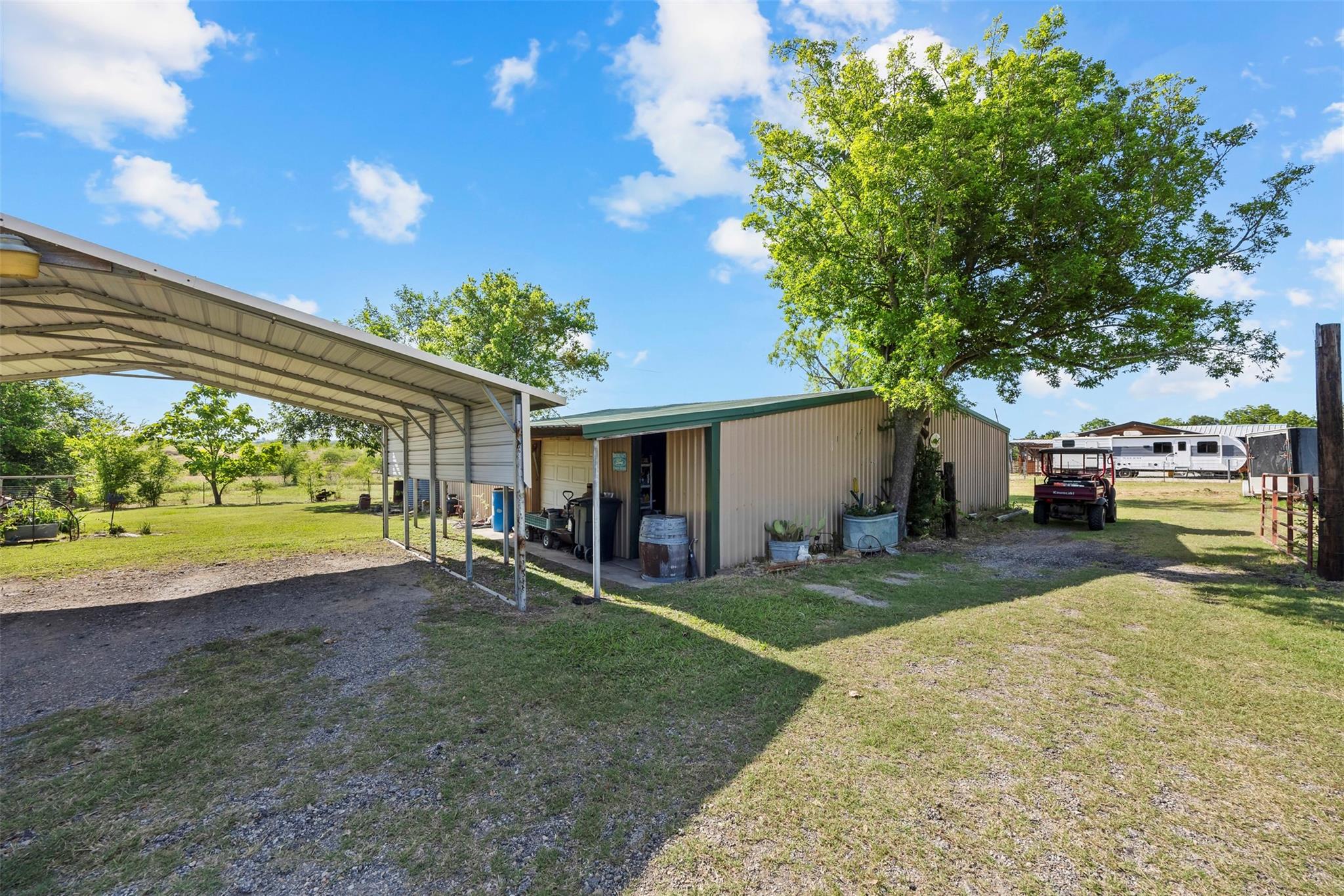 main property photo 23
