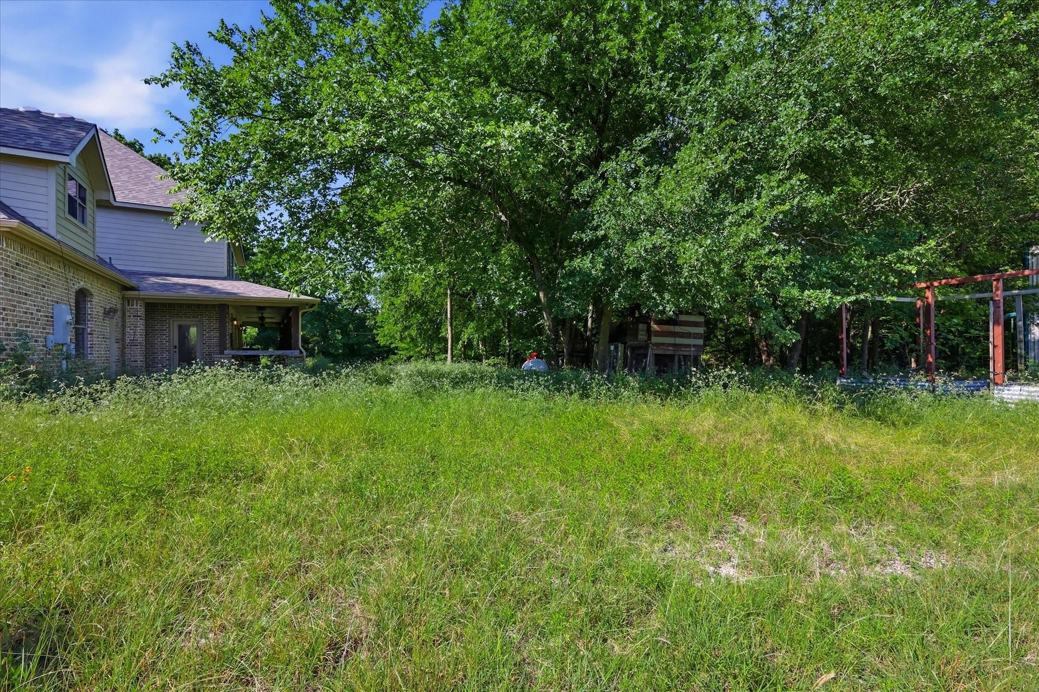 main property photo 33
