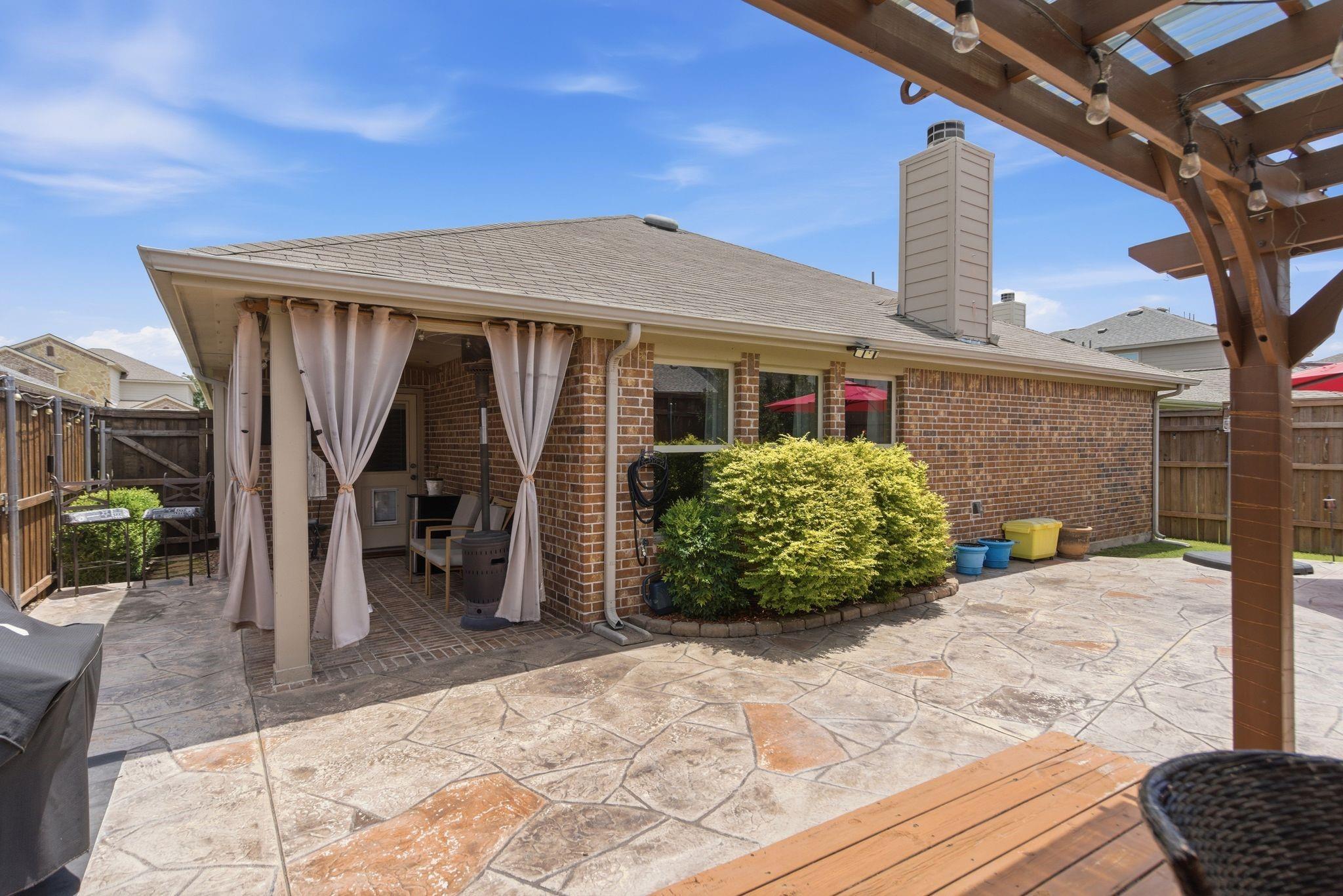 main property photo 28