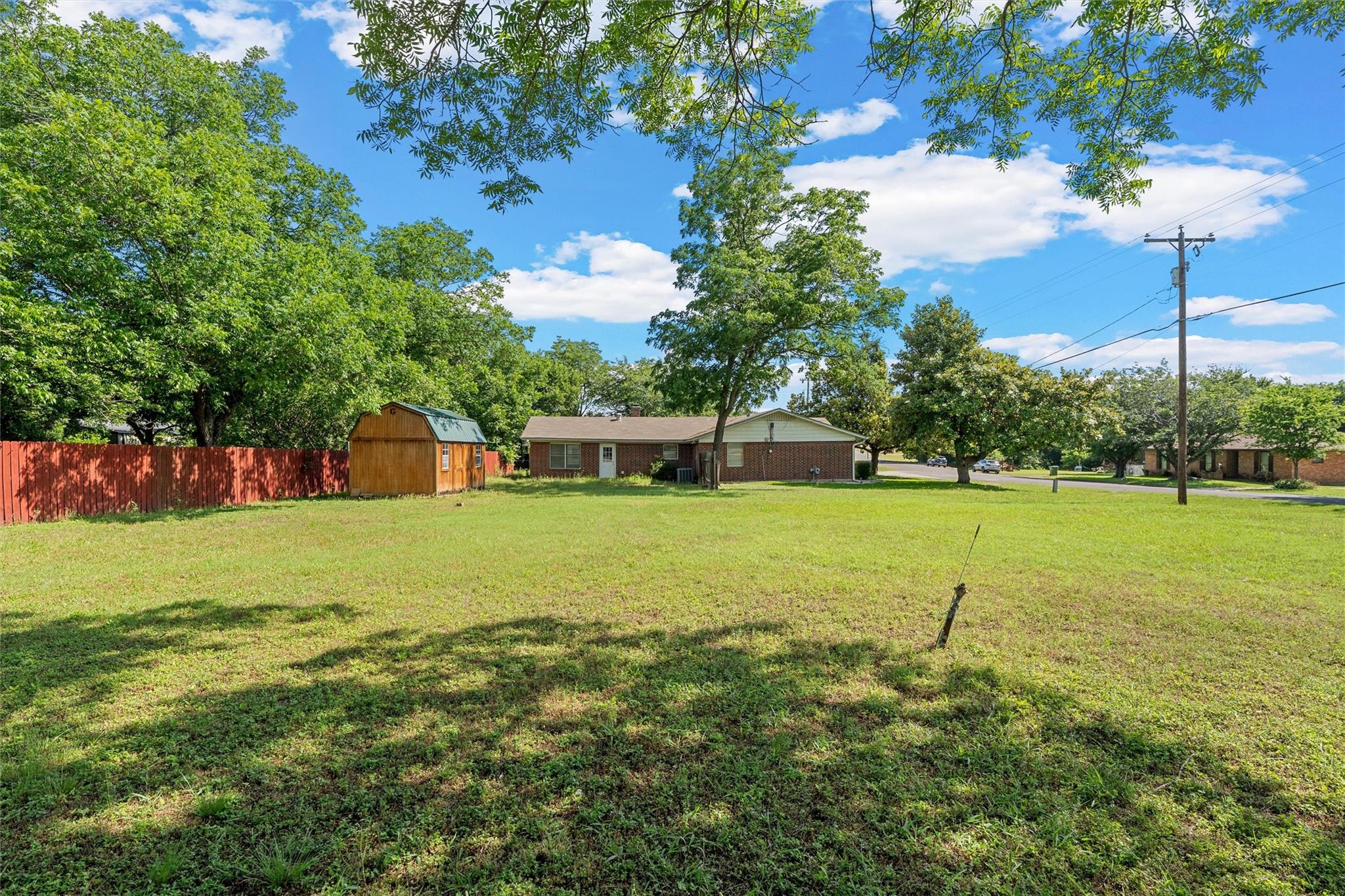 main property photo 28
