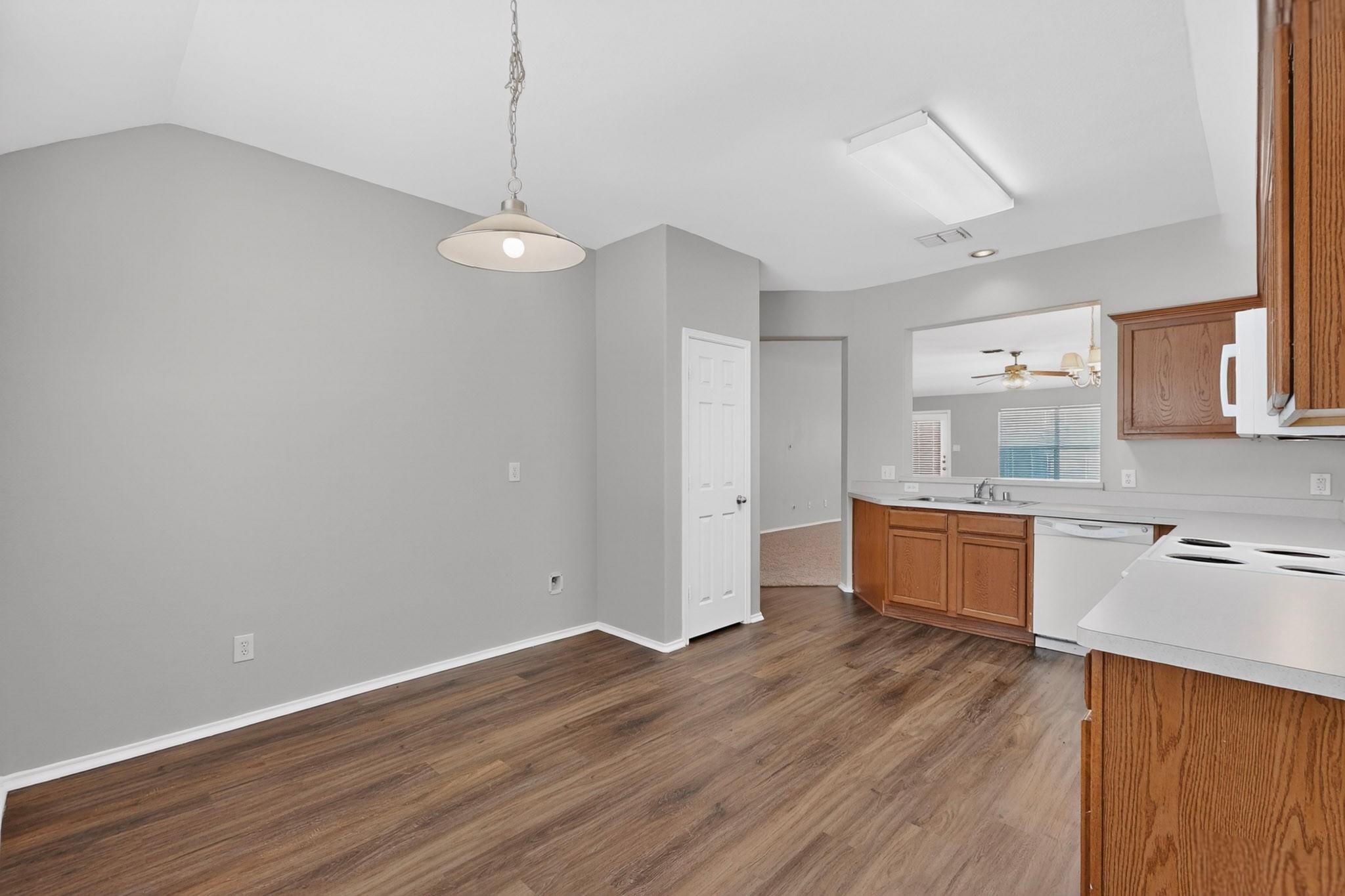 property viewer photo 7