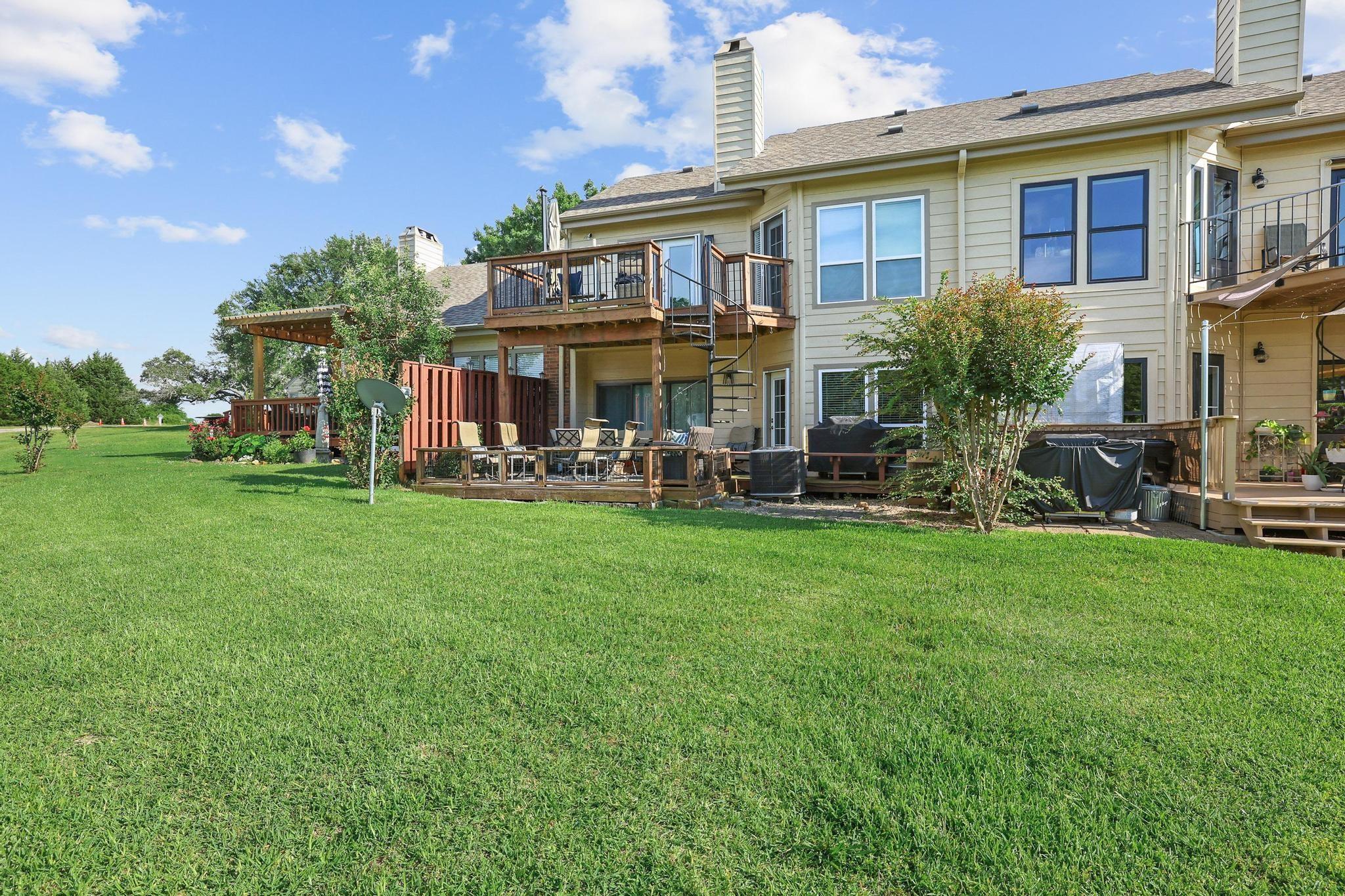 main property photo 6