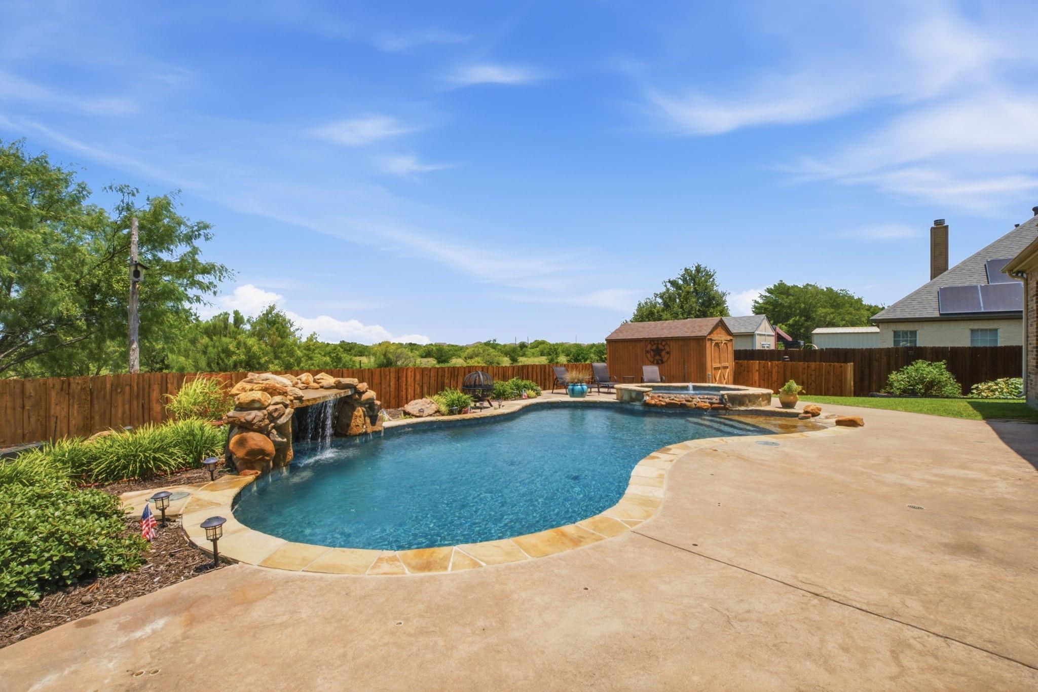 main property photo 32