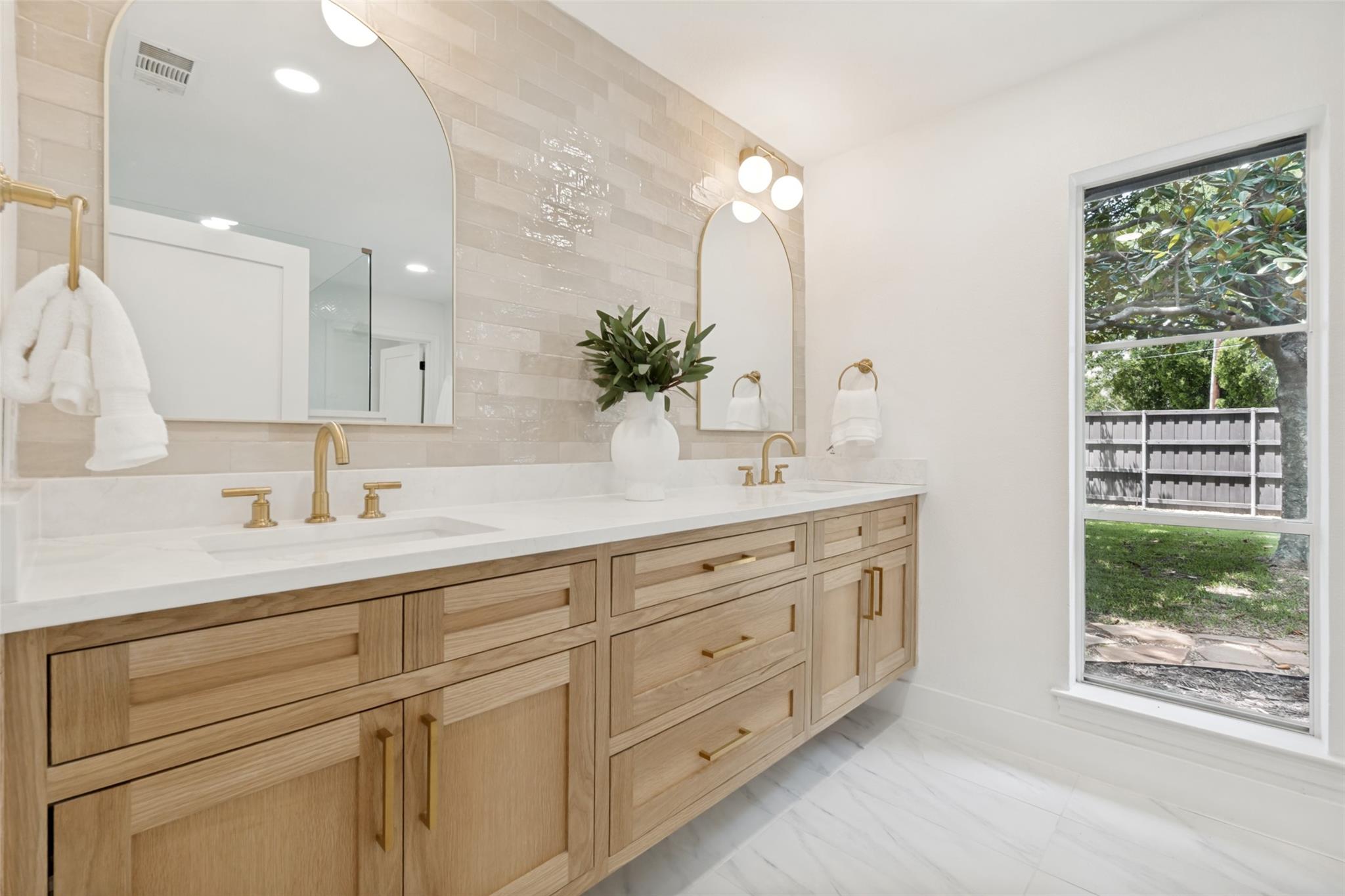 property viewer photo 15
