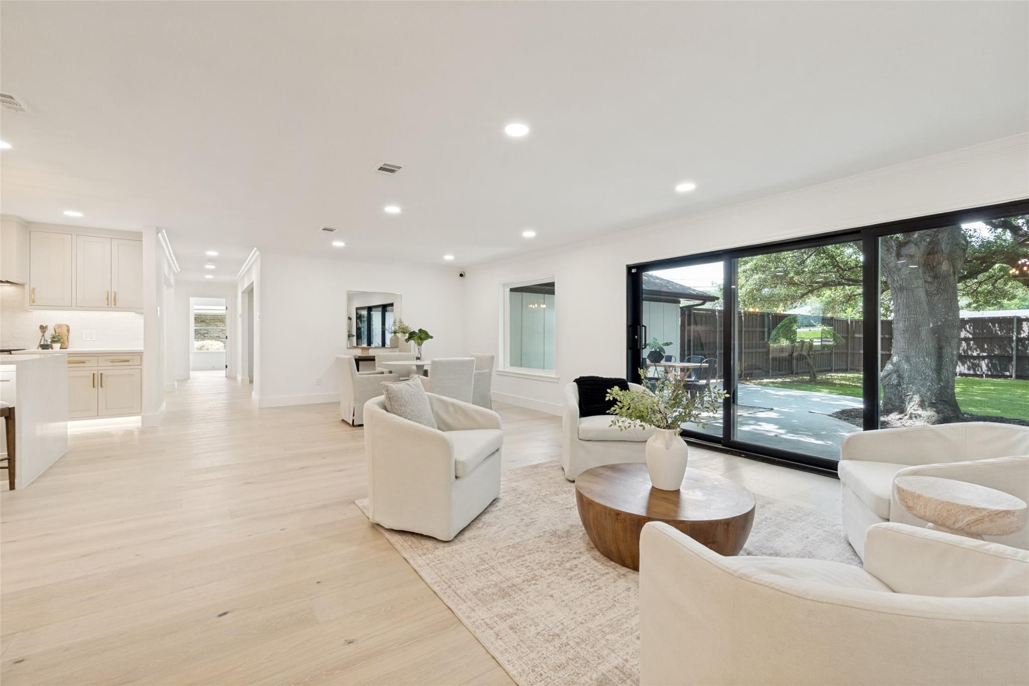property viewer photo 5