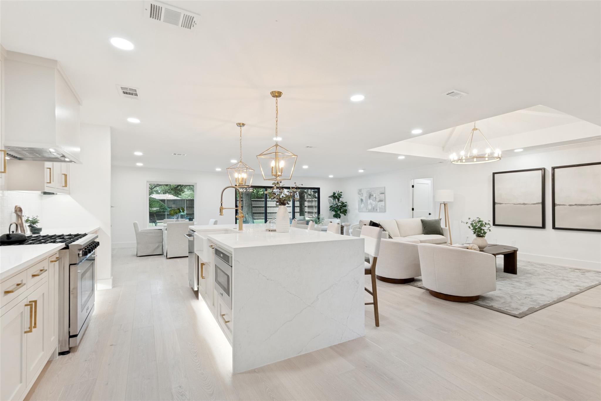 property viewer photo 7