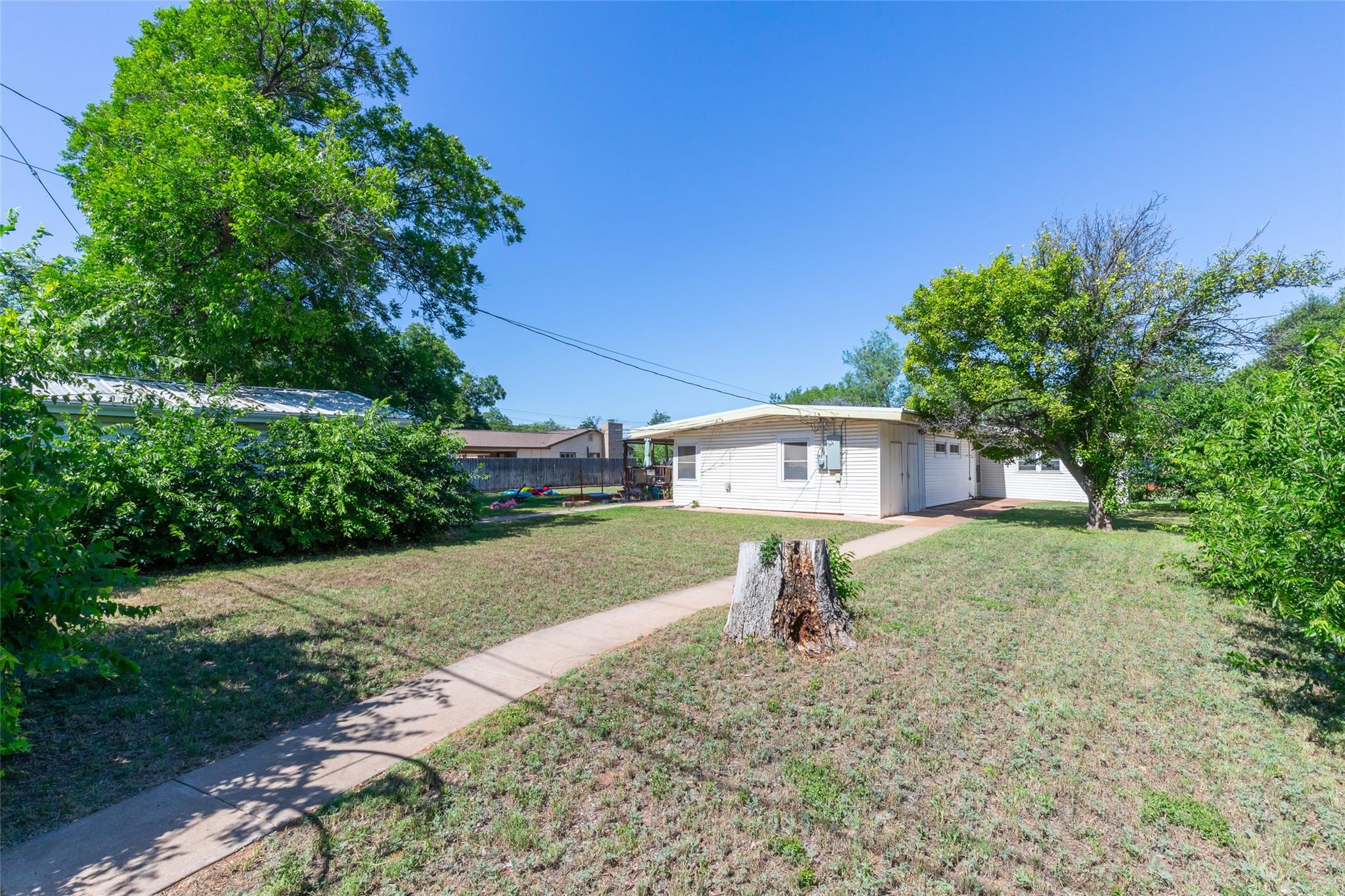 main property photo 18