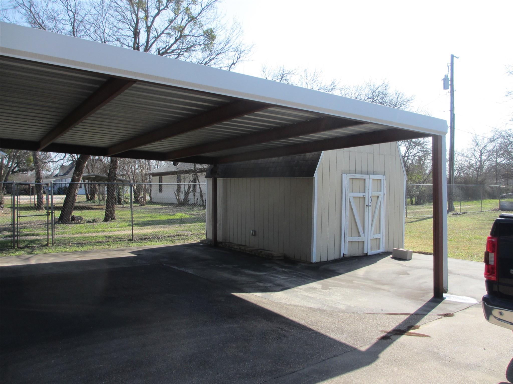 main property photo 6