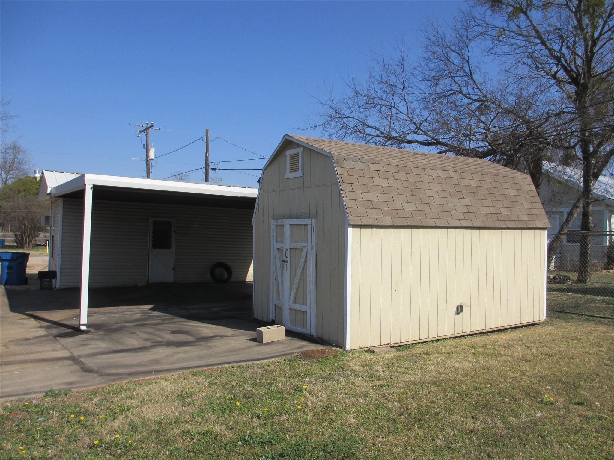 main property photo 8