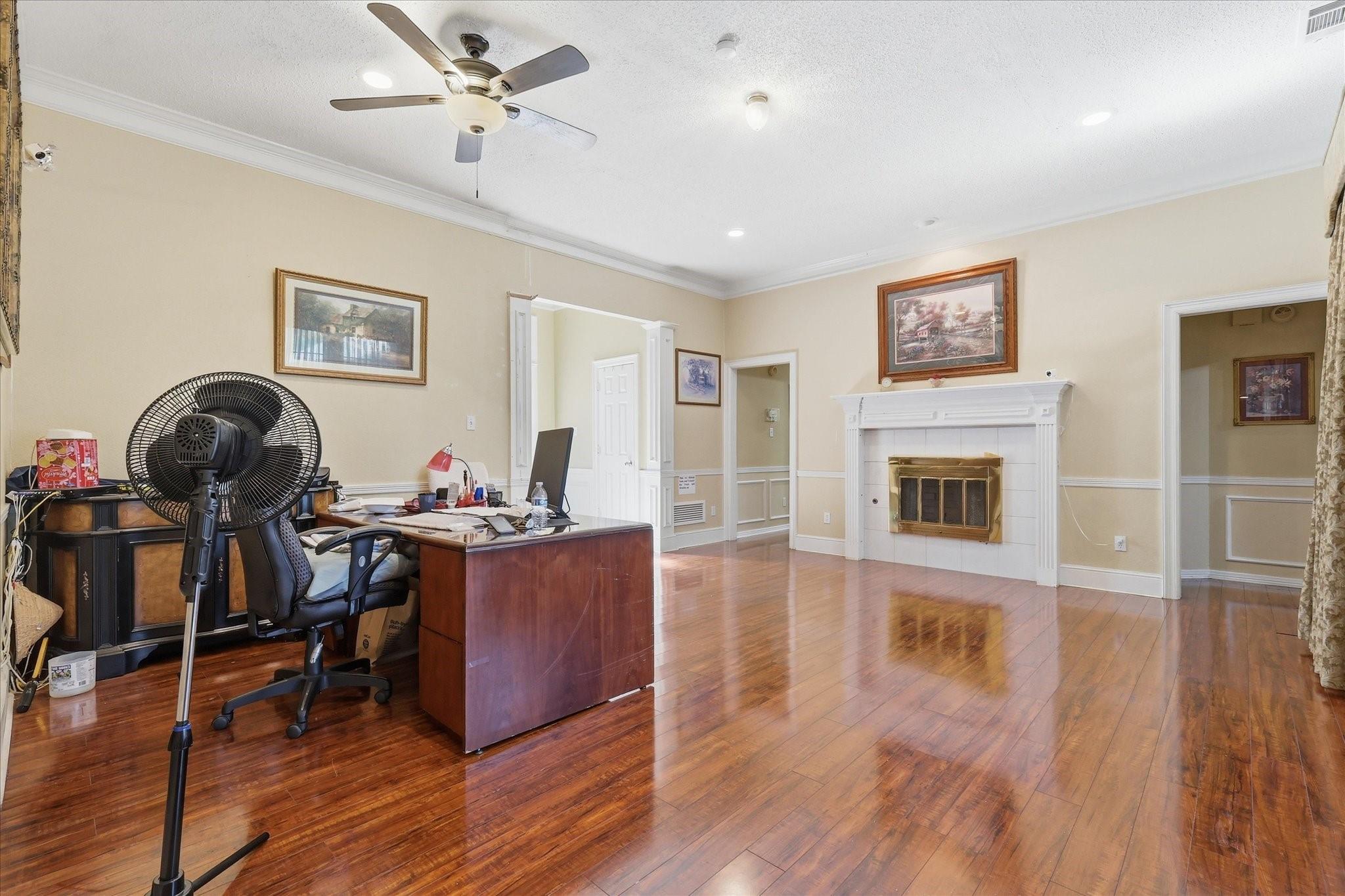 main property photo 11