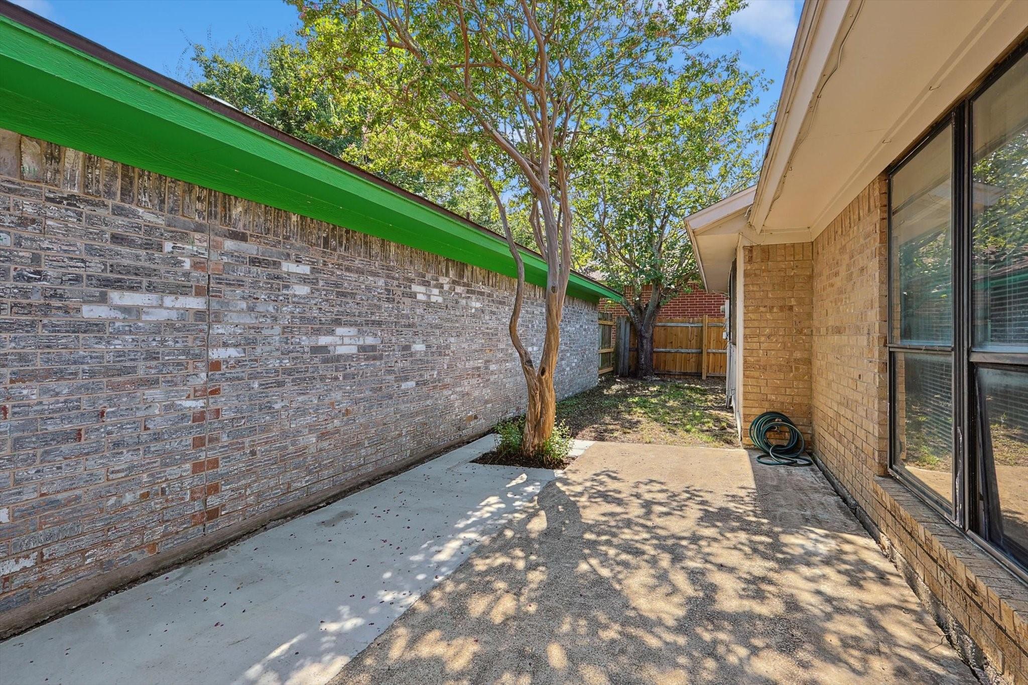 main property photo 23
