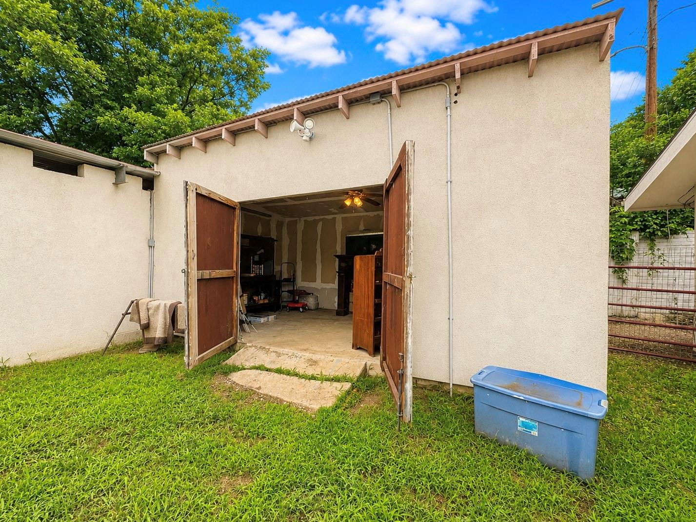 main property photo 30