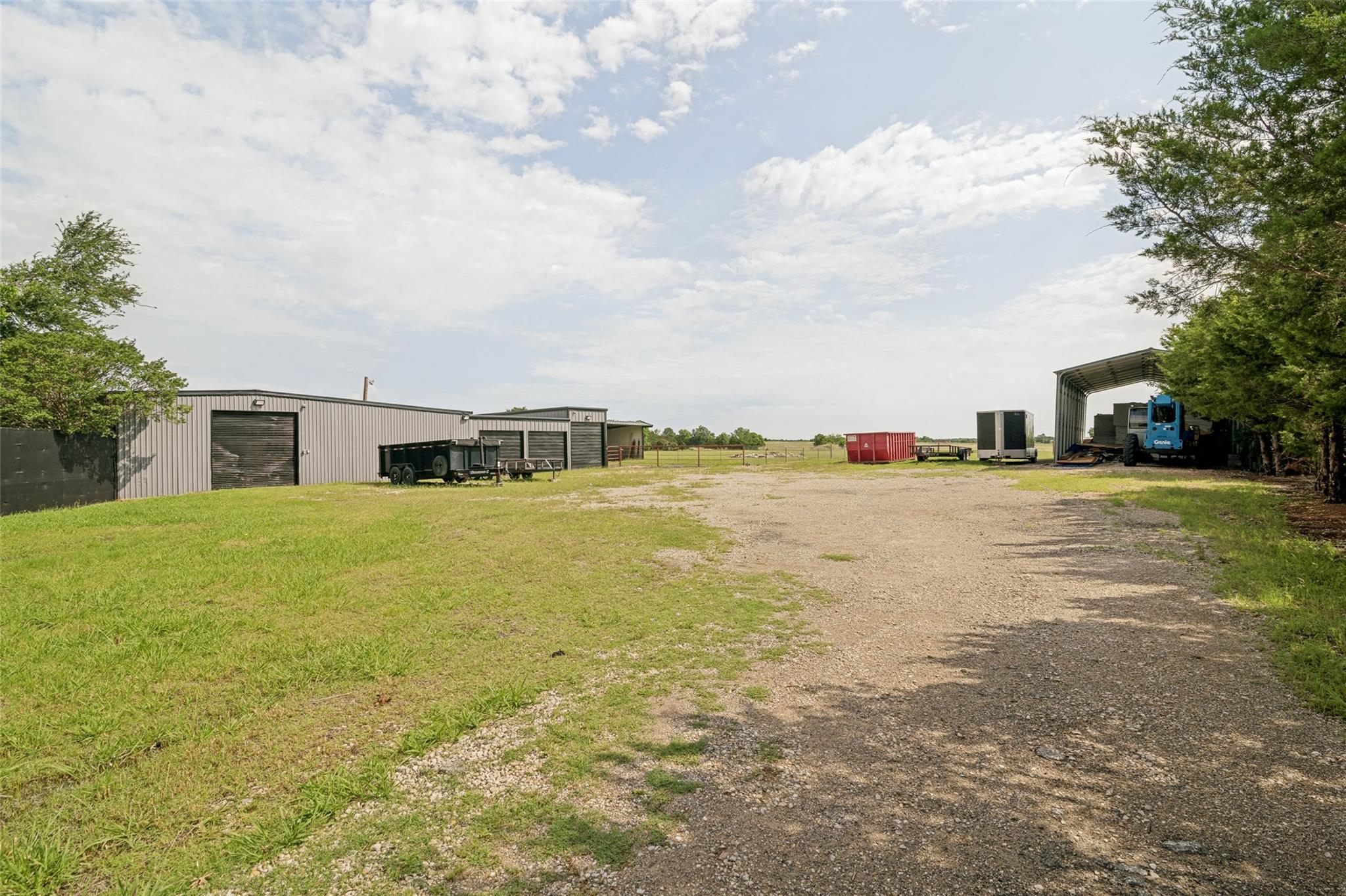 main property photo 37