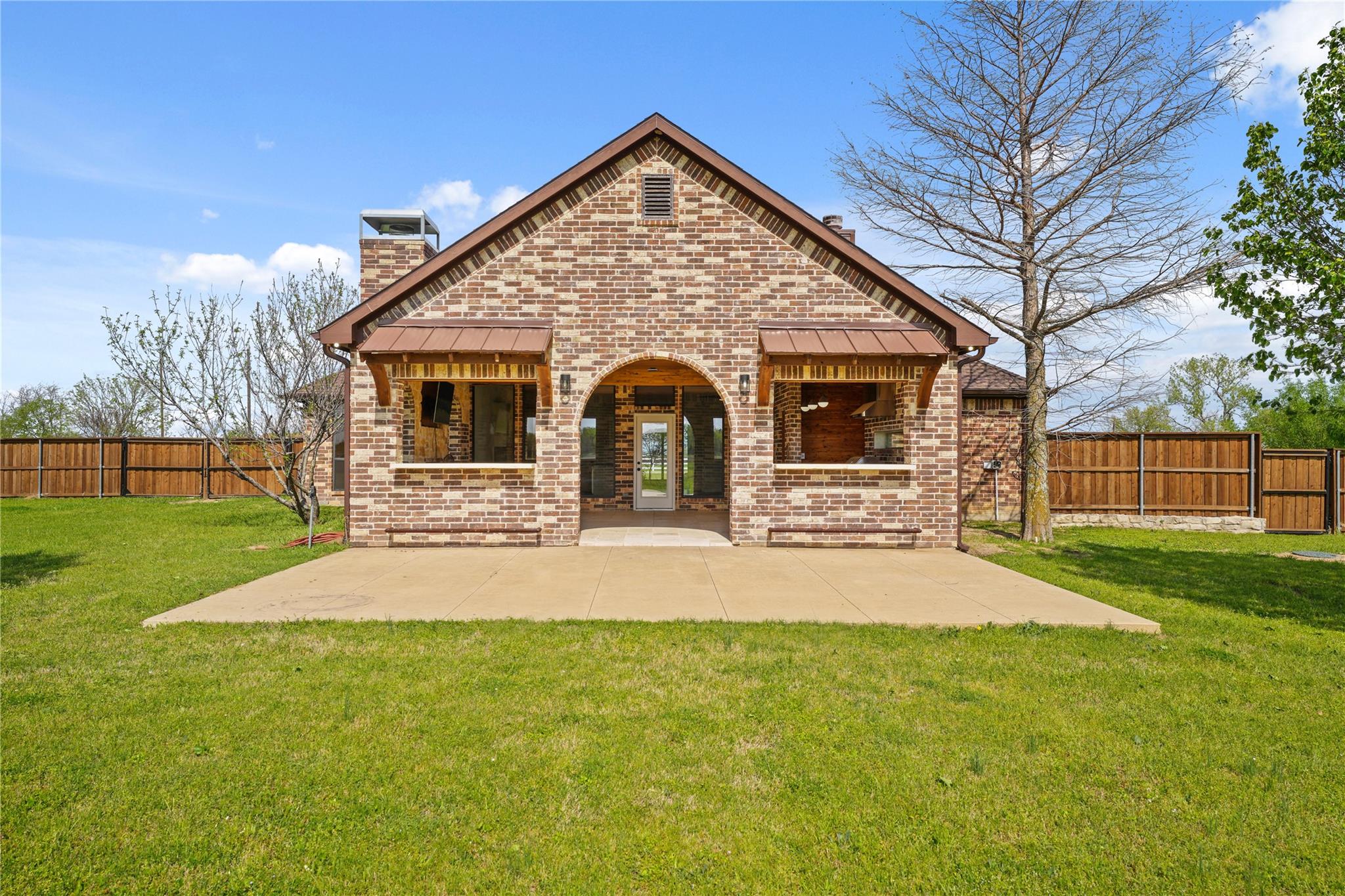 main property photo 33