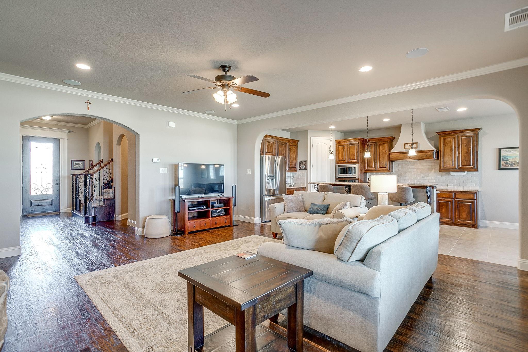 main property photo 11