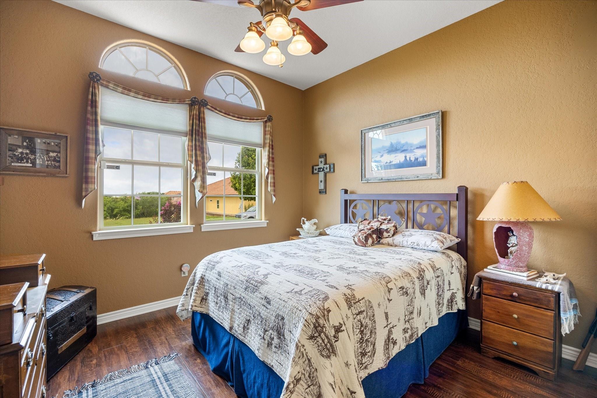 main property photo 23