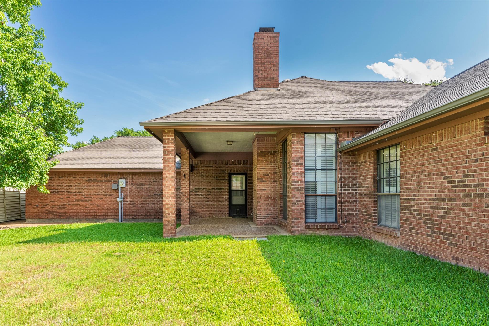 main property photo 30