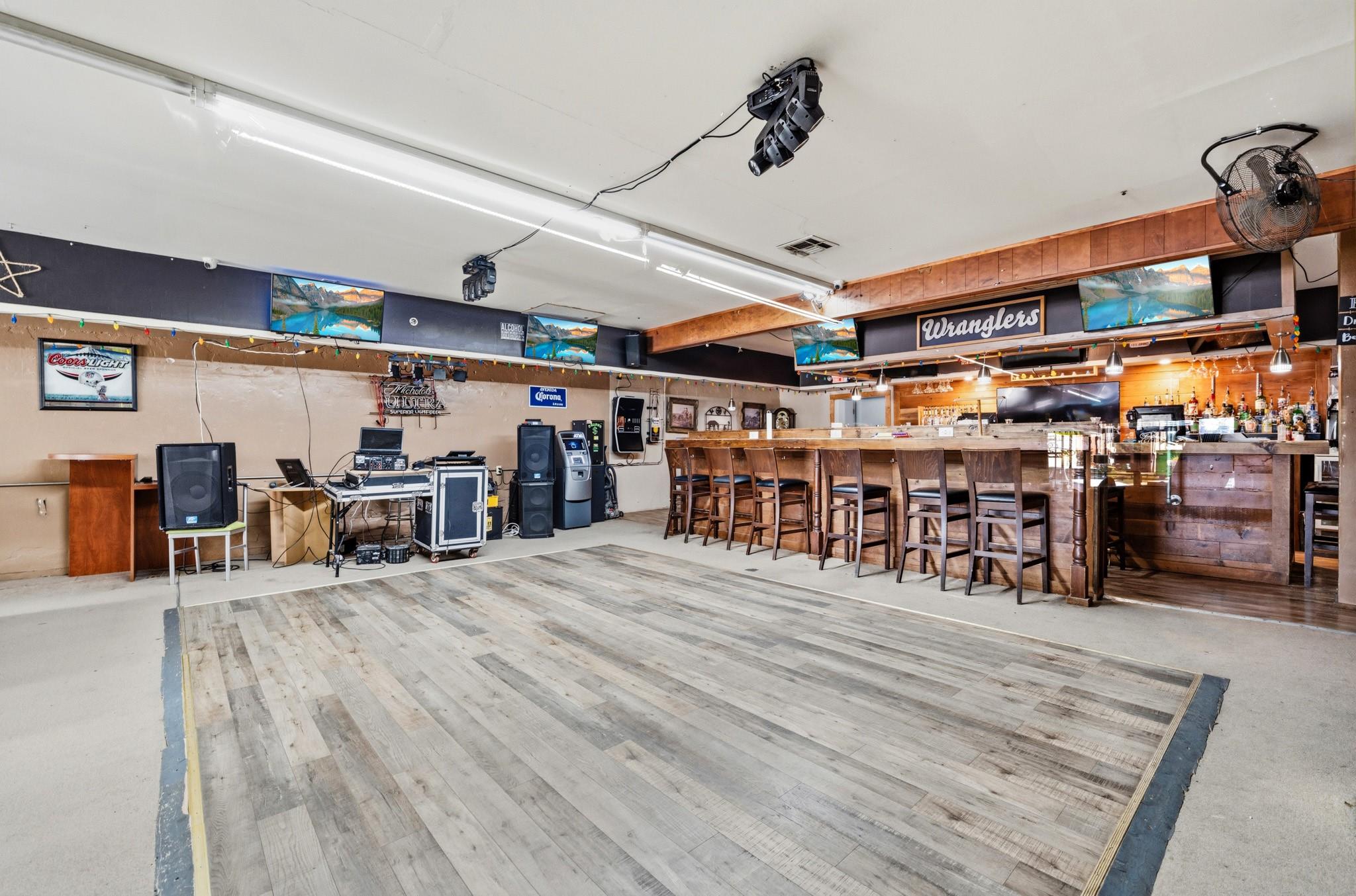 main property photo 18