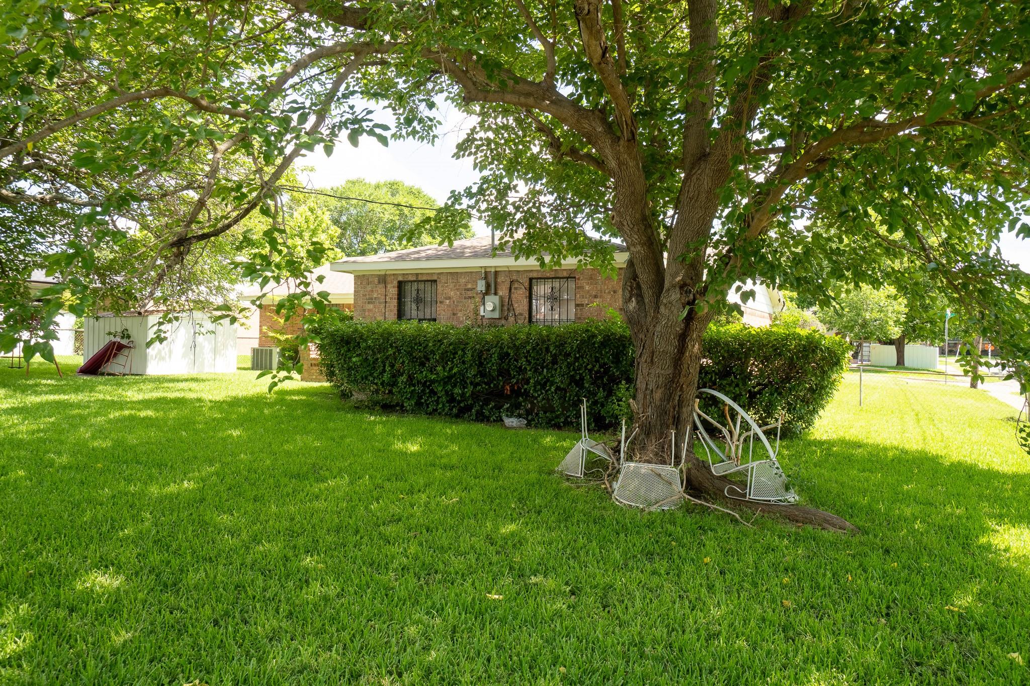 main property photo 22