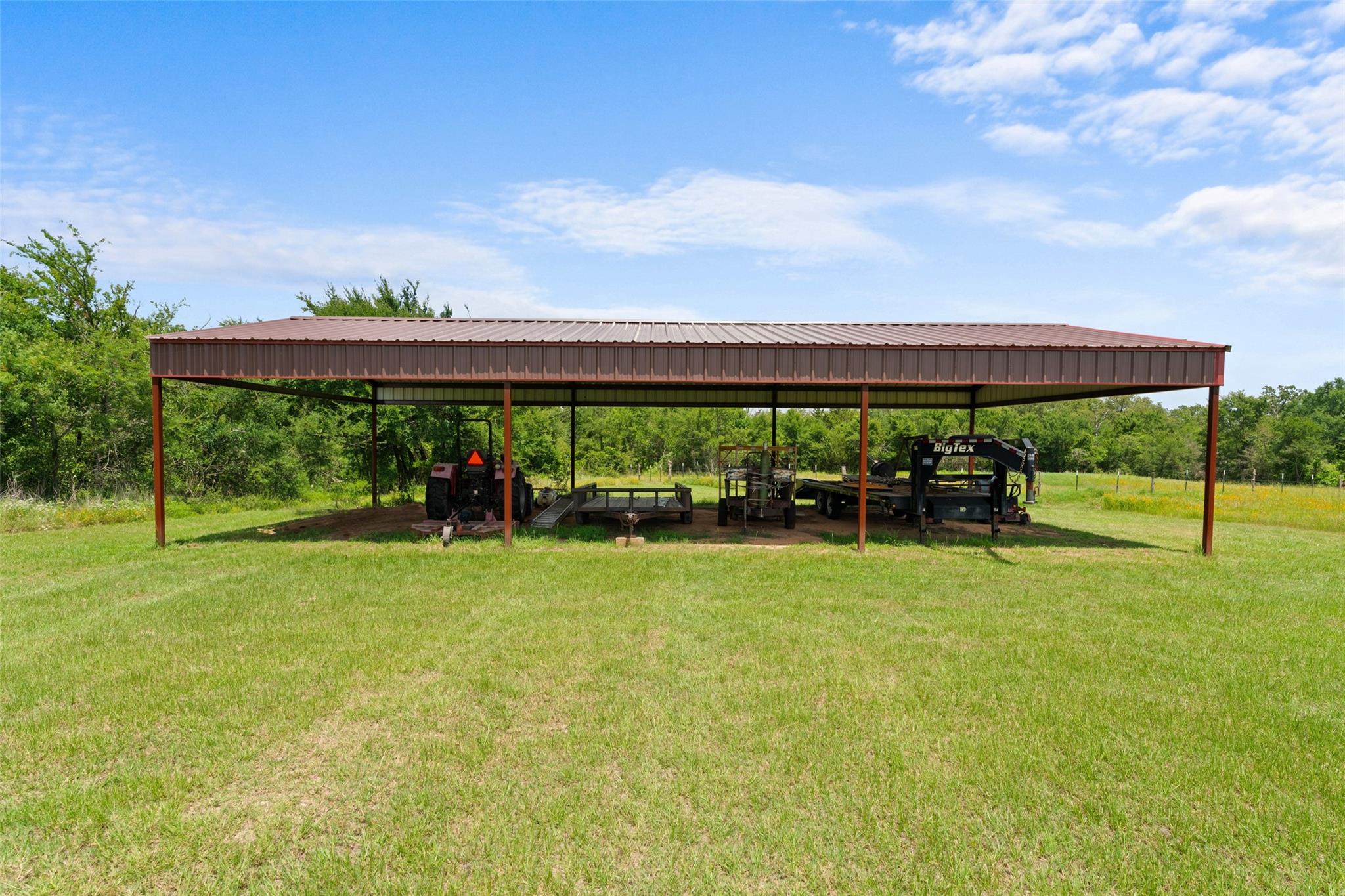 main property photo 20
