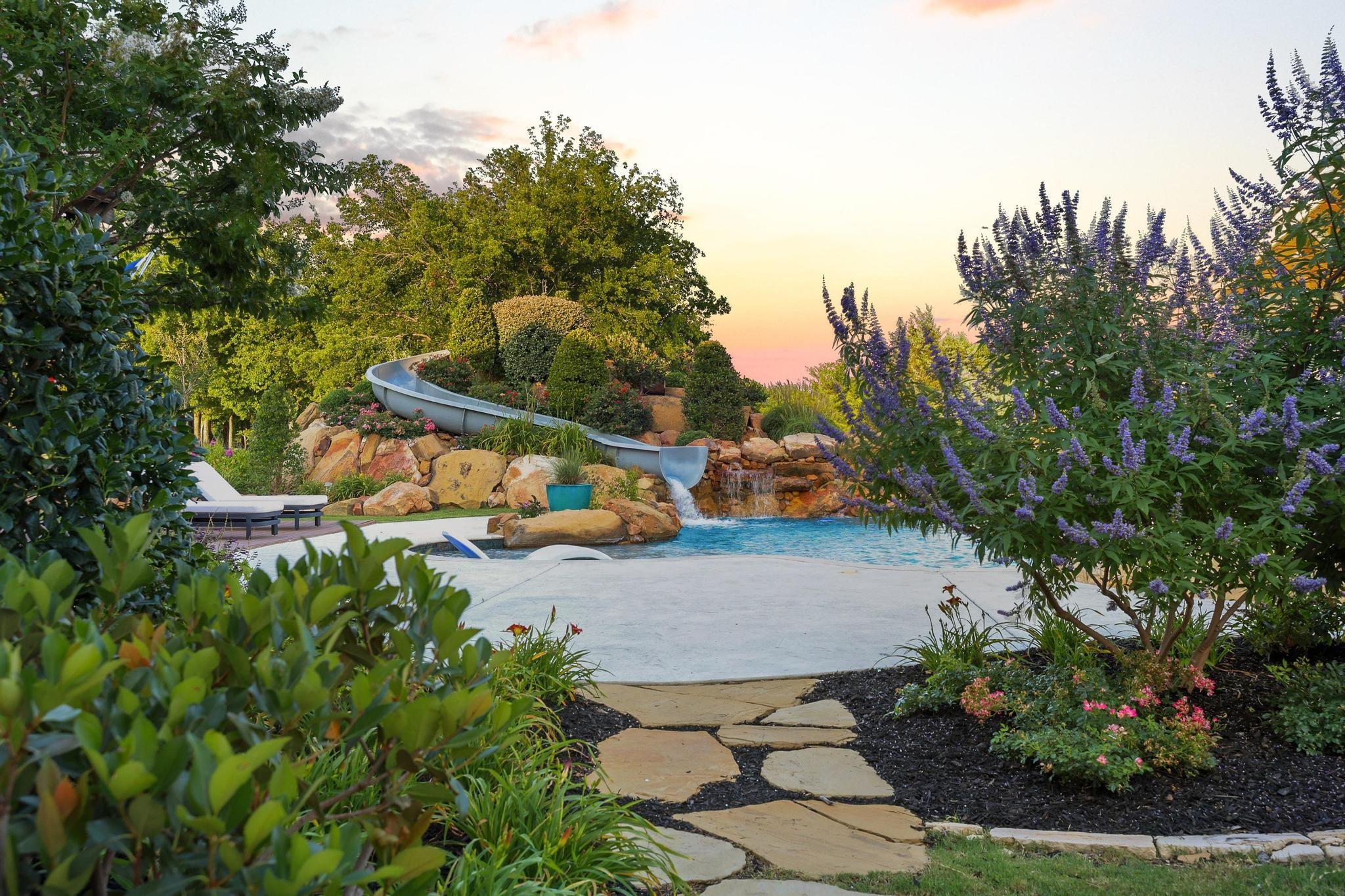 main property photo 35