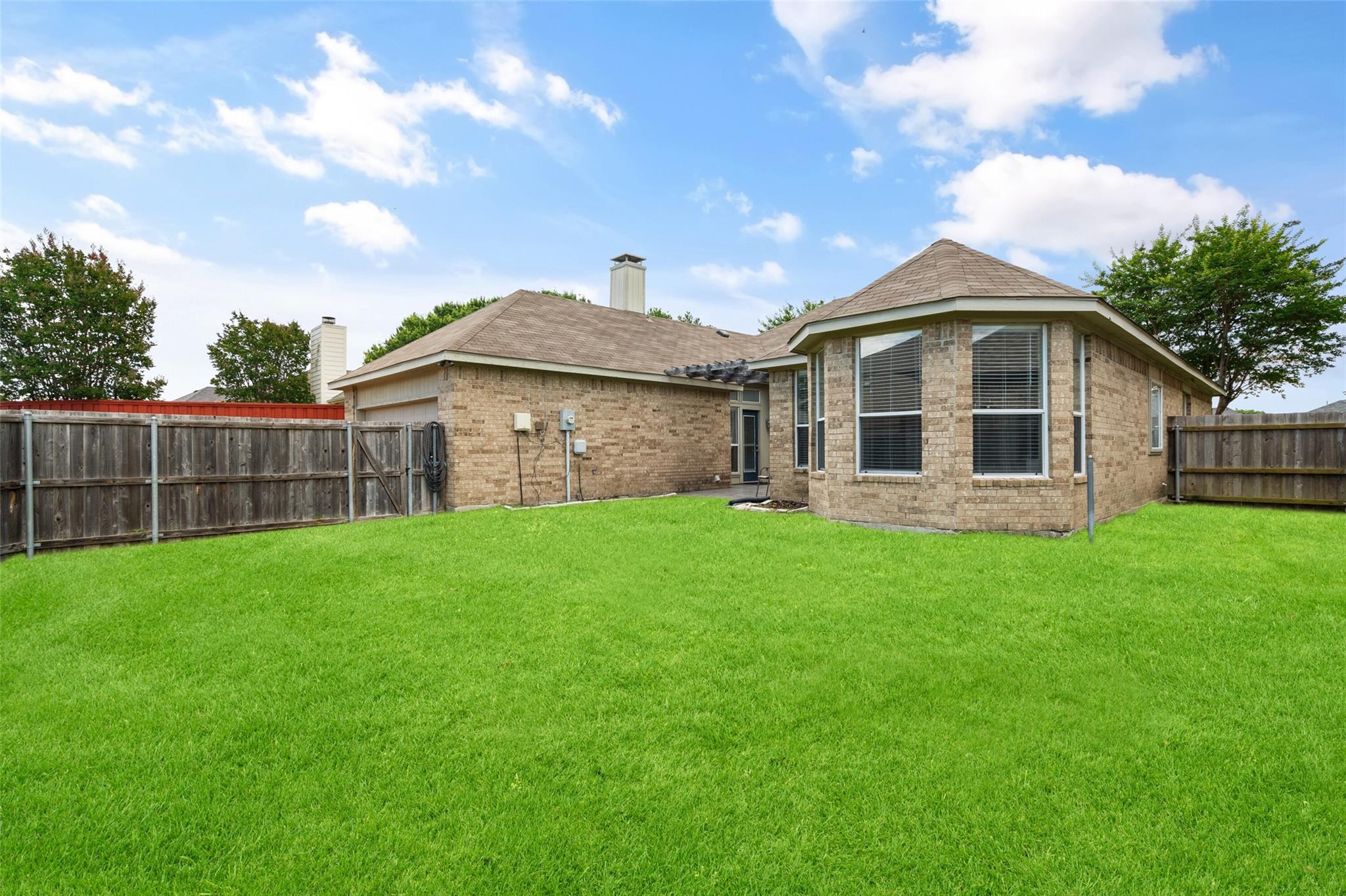 main property photo 28