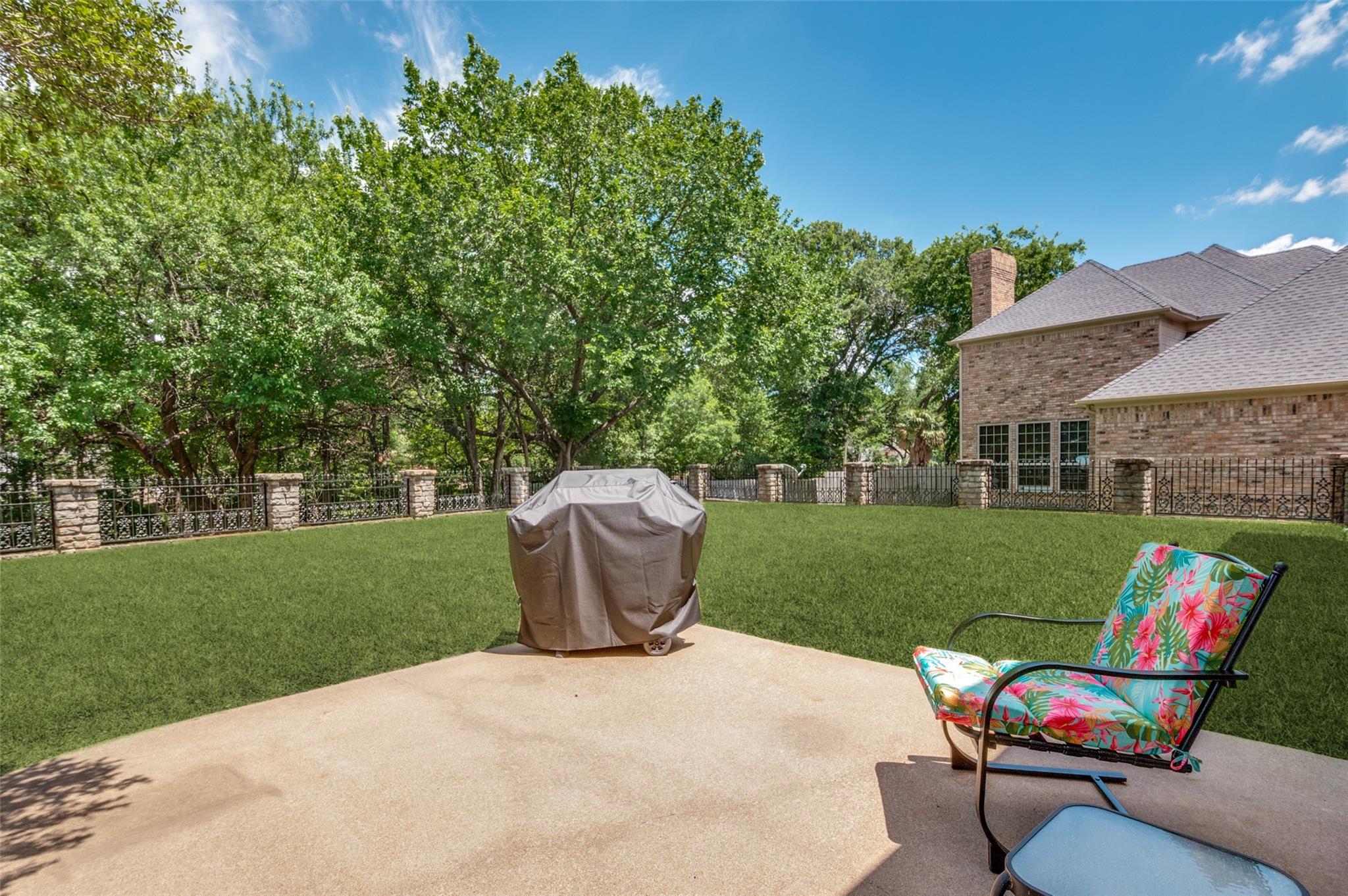 main property photo 32