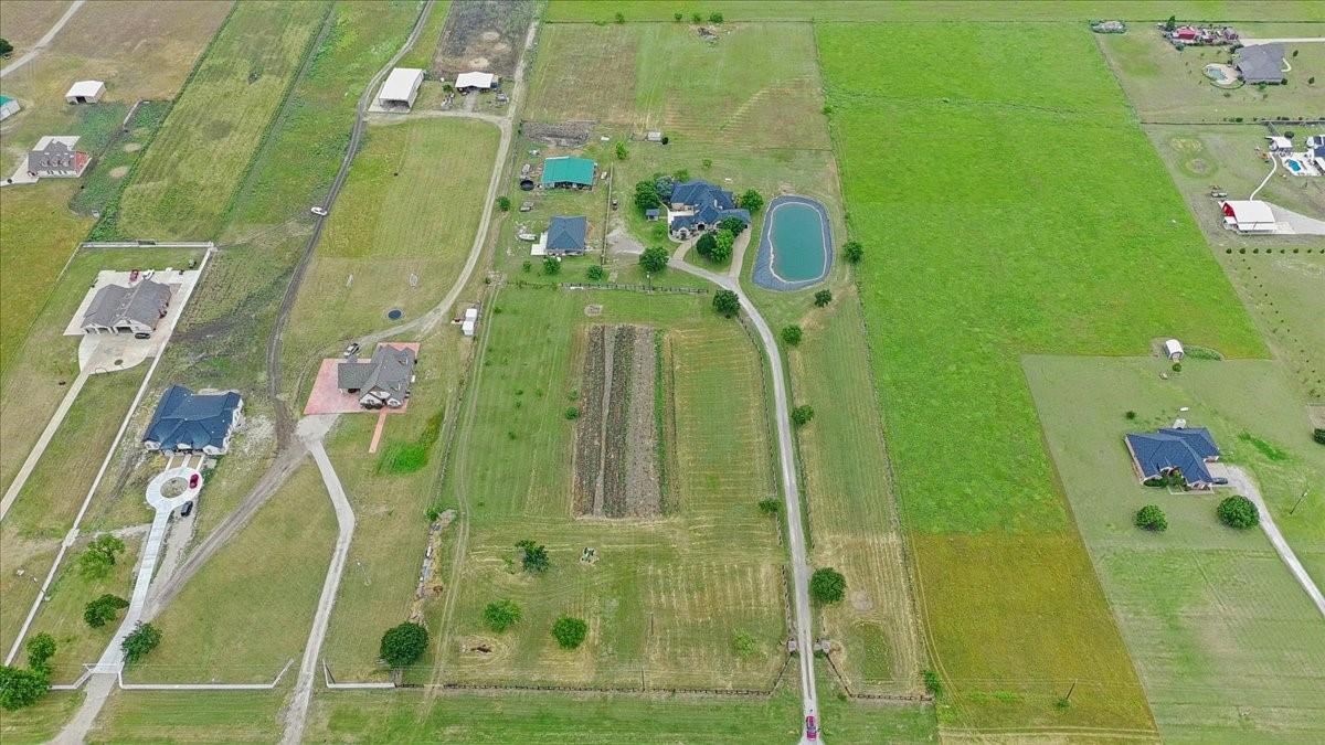 main property photo 36