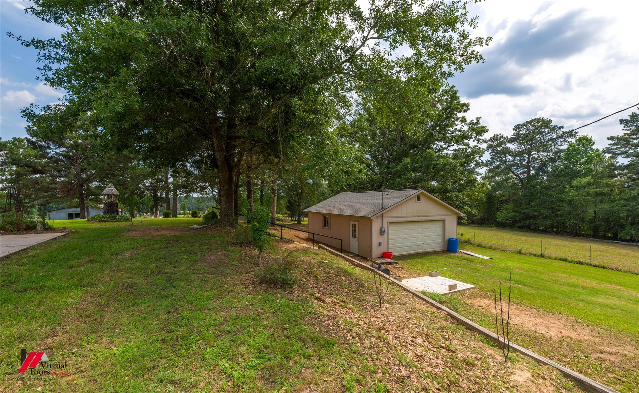 main property photo 33