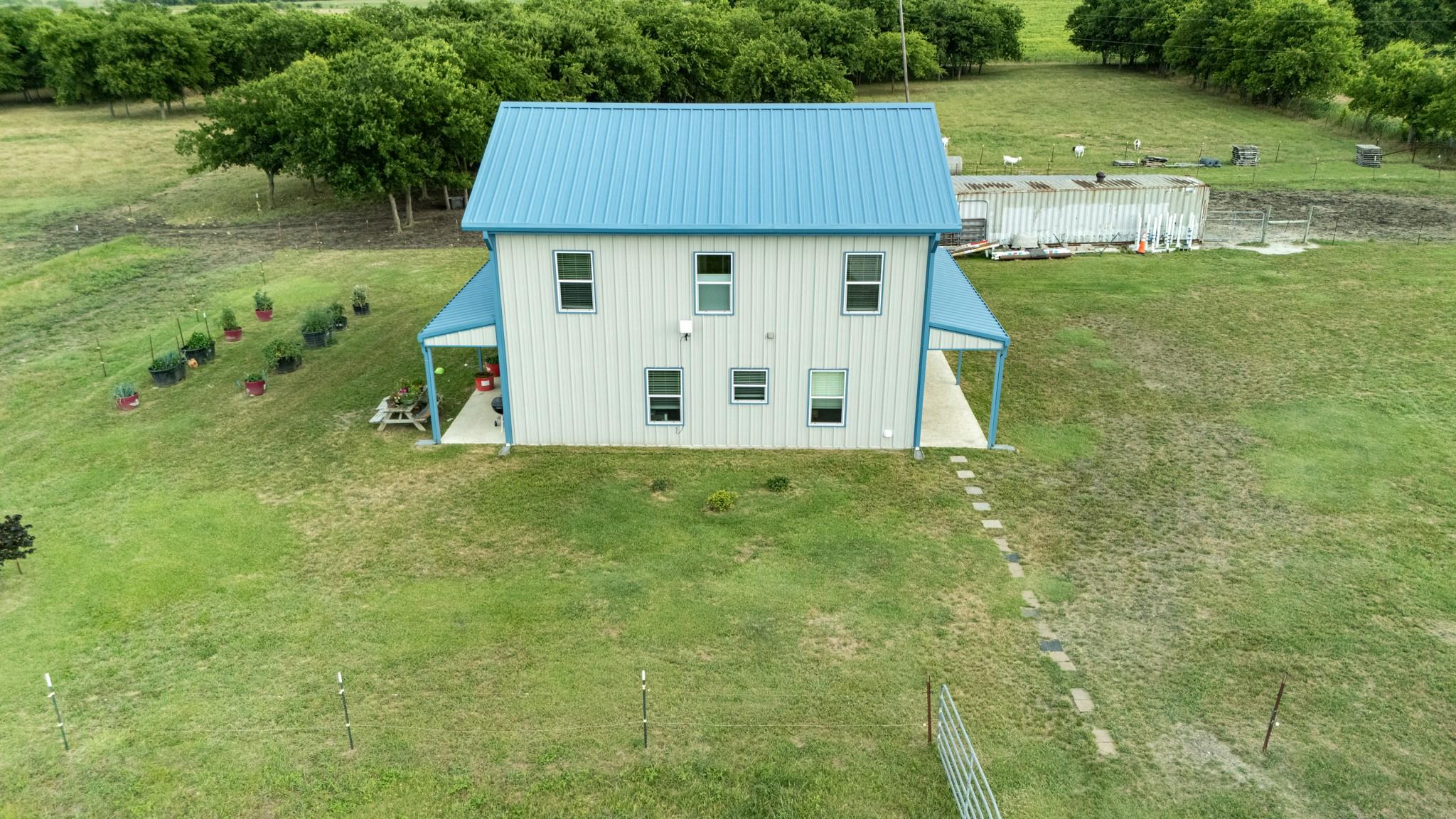 main property photo 36