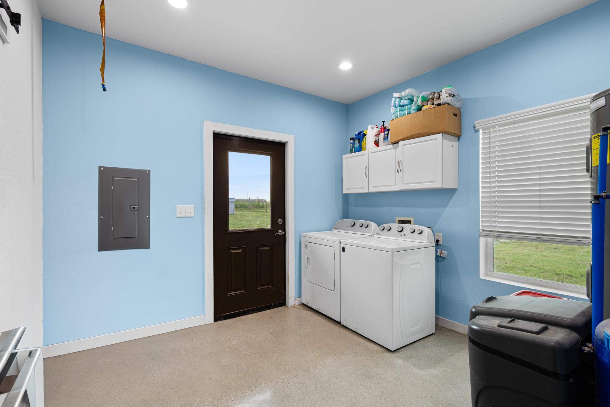 main property photo 7