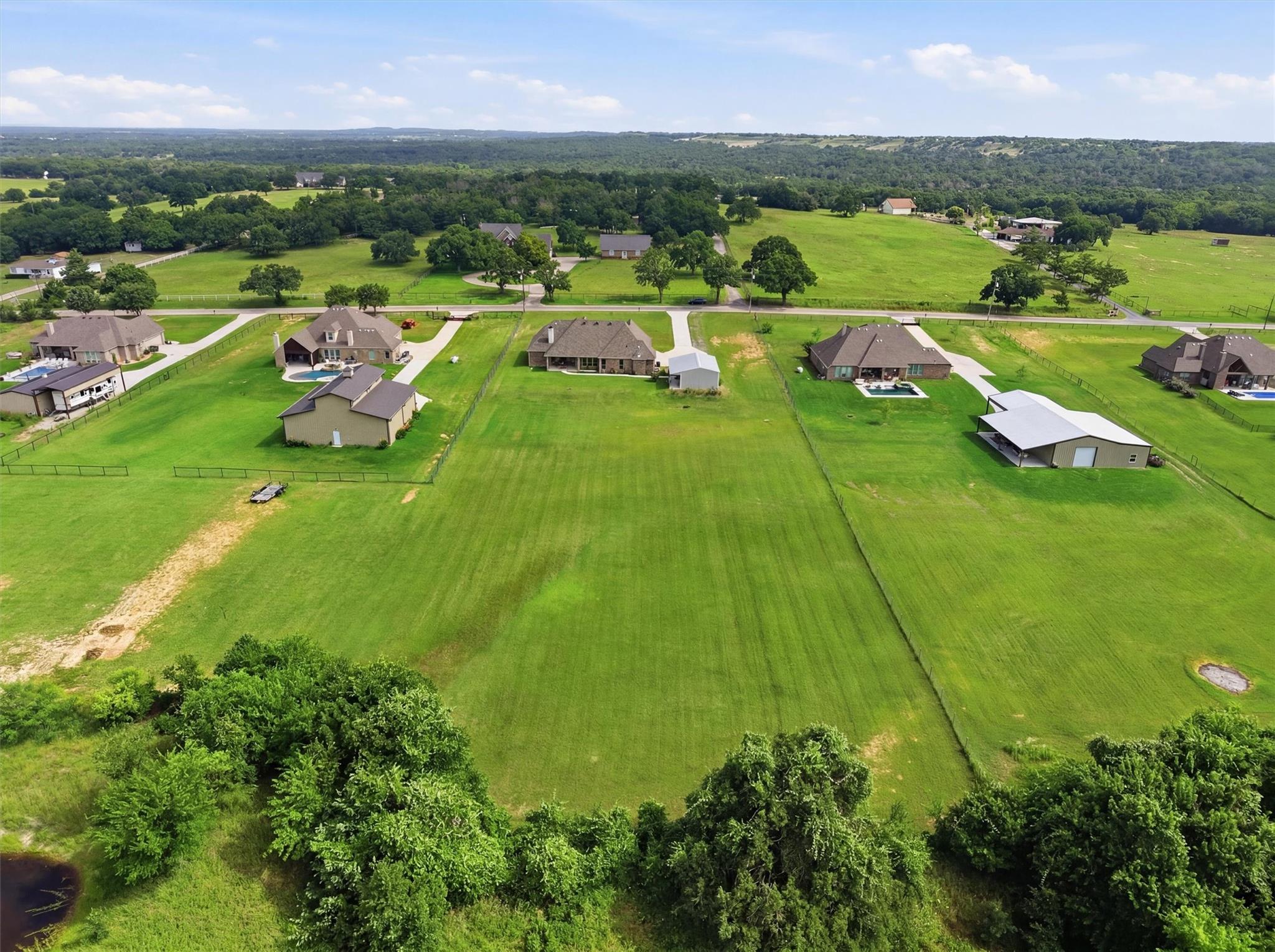 main property photo 33