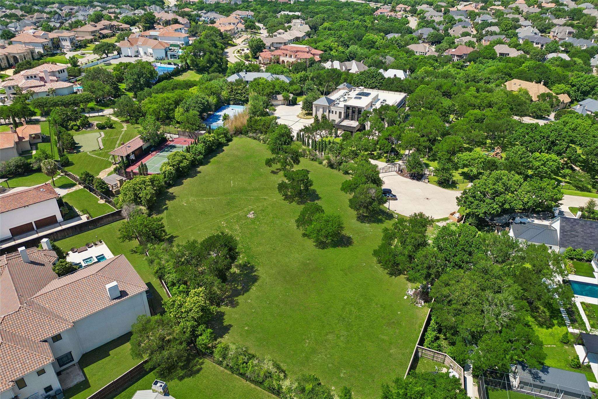 main property photo 4