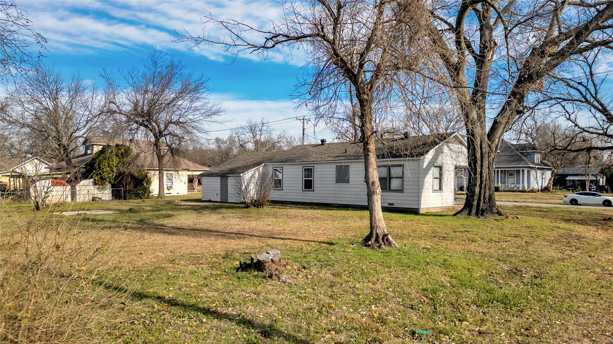 main property photo 16