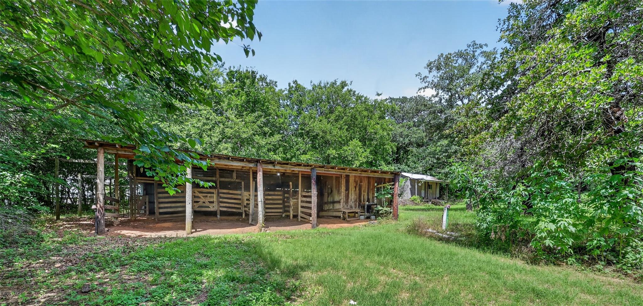 main property photo 28
