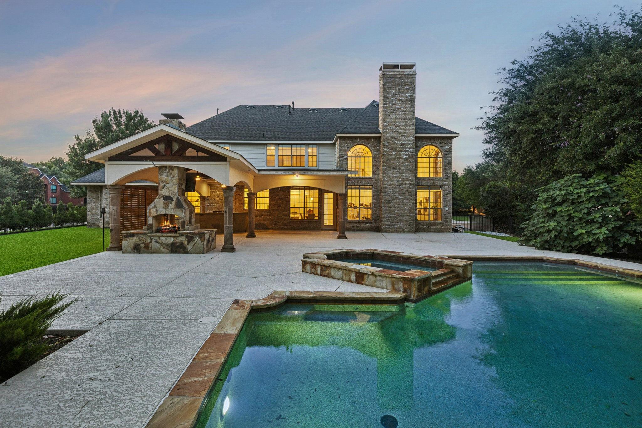 main property photo 30