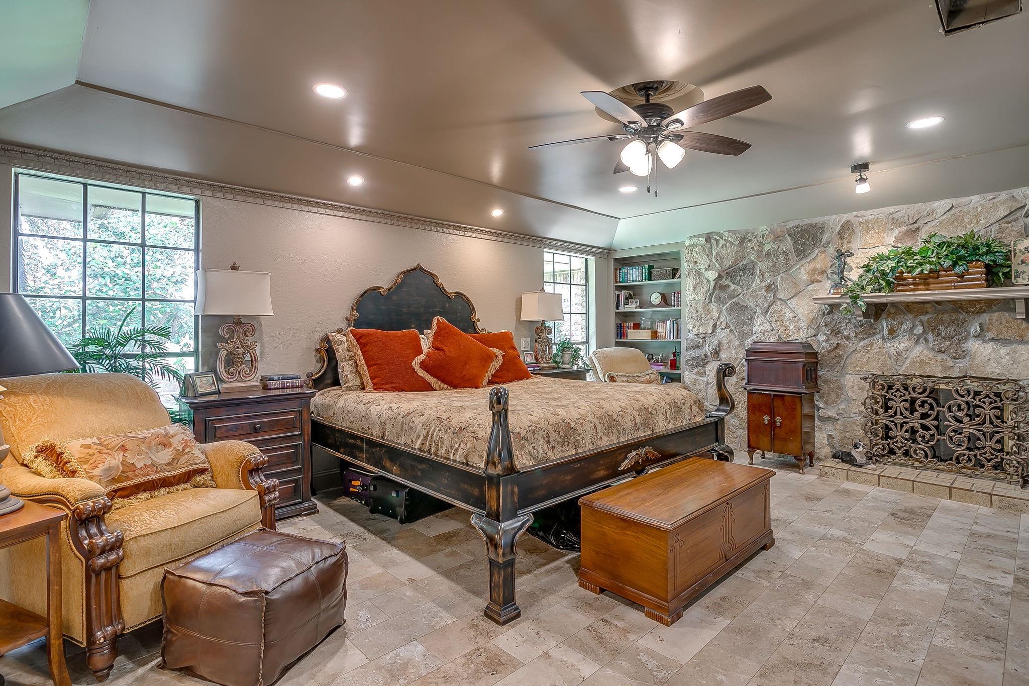 main property photo 28