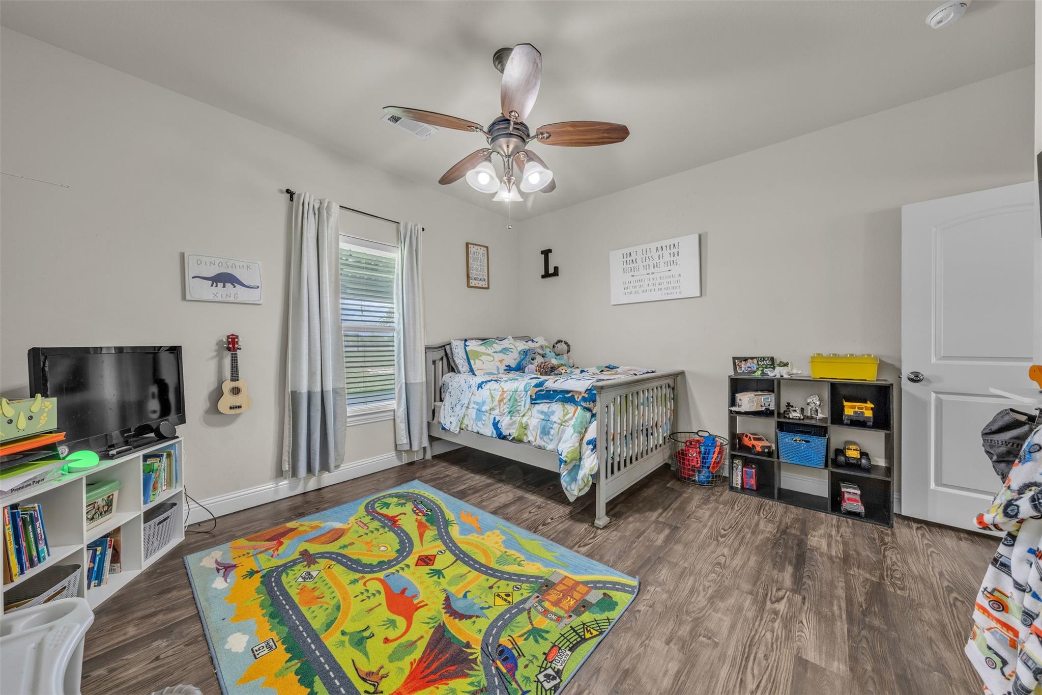 main property photo 19