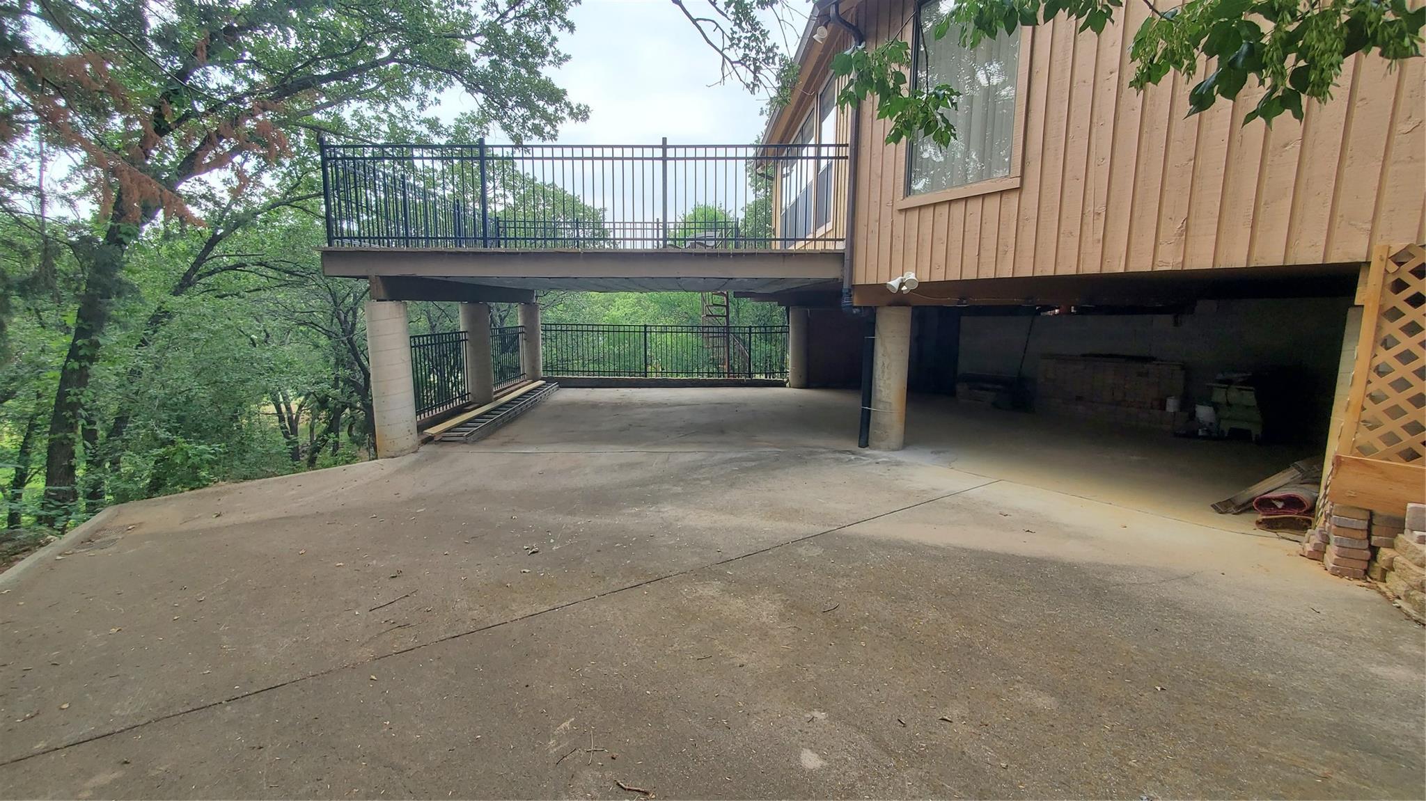 main property photo 24