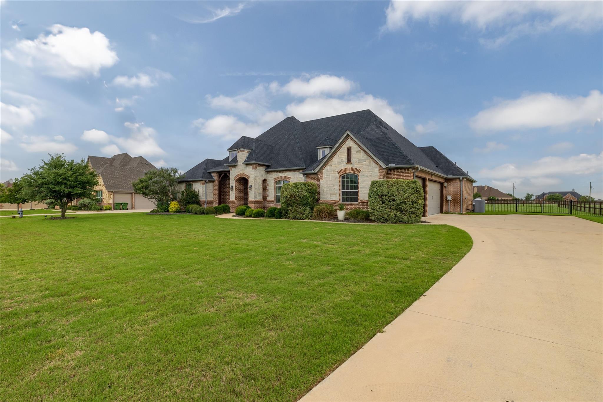 main property photo 3