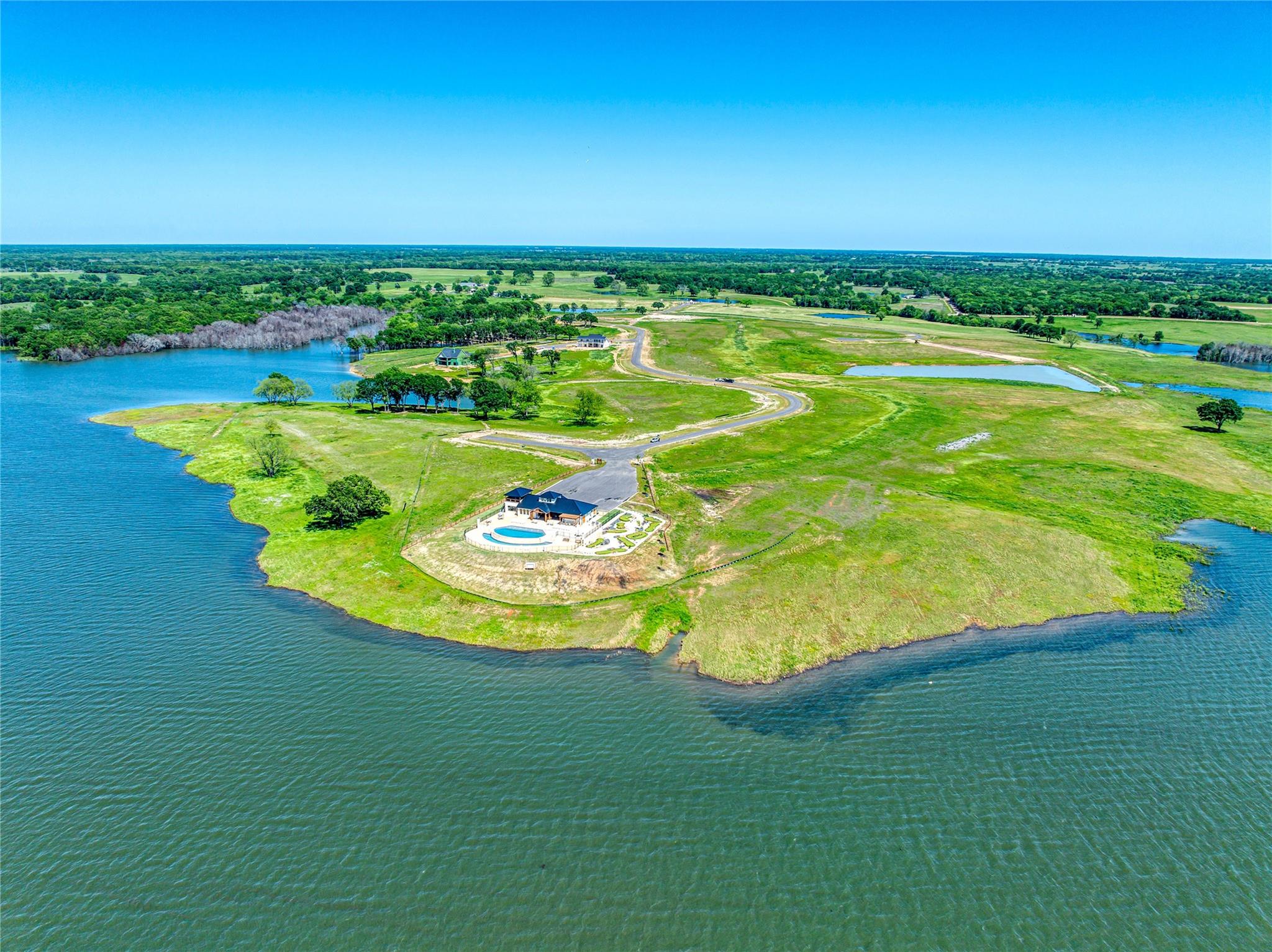 main property photo 17