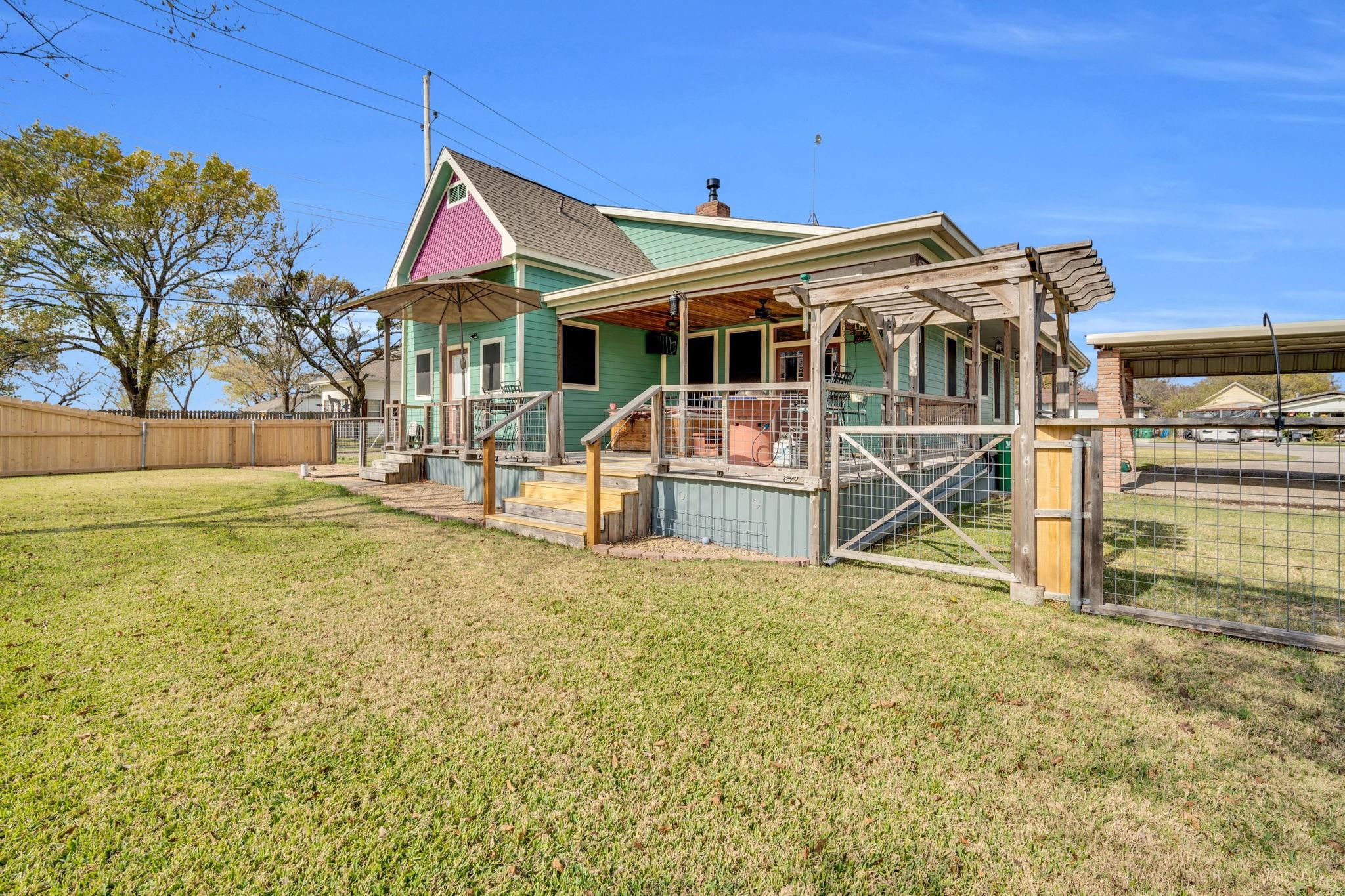 main property photo 5