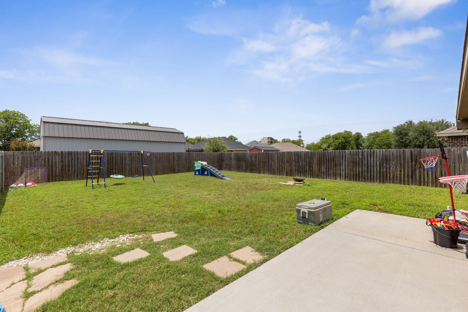 main property photo 23