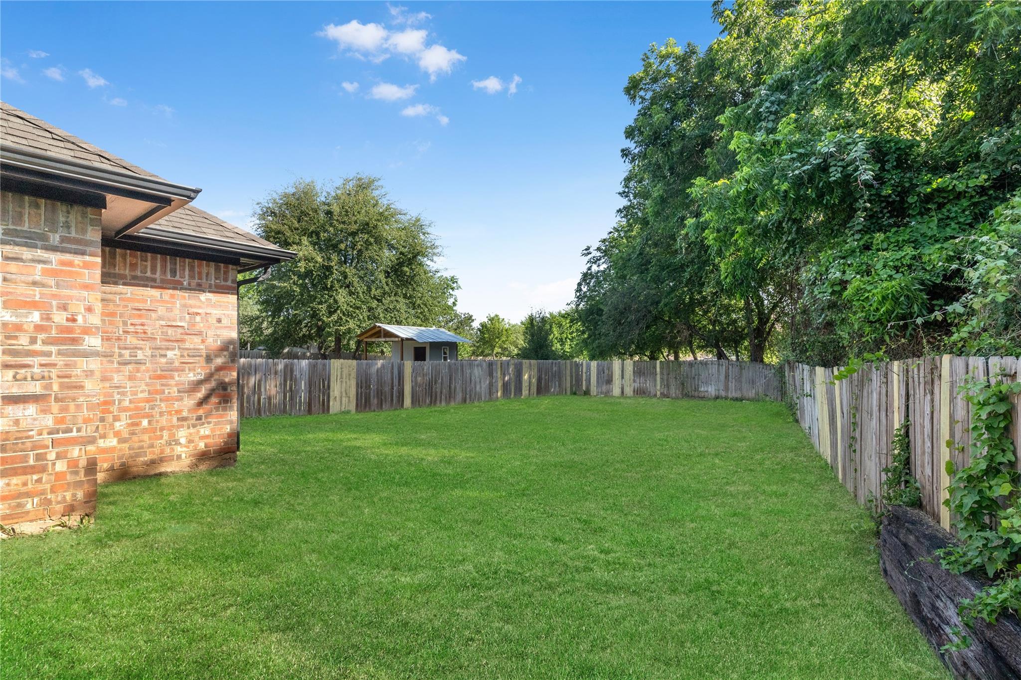 main property photo 20