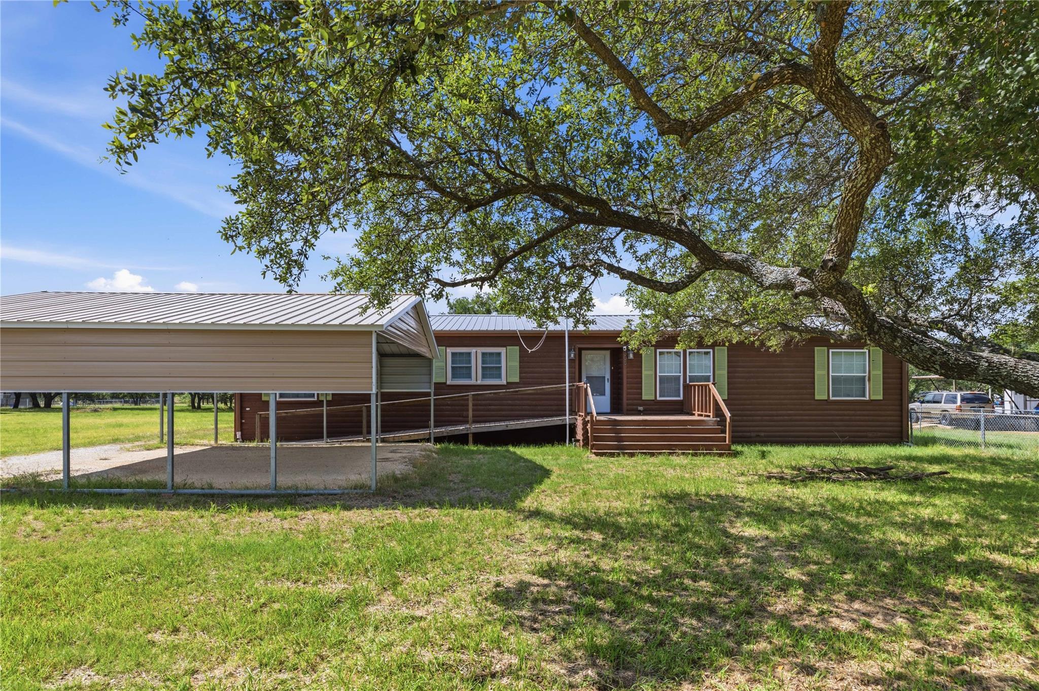 main property photo 28
